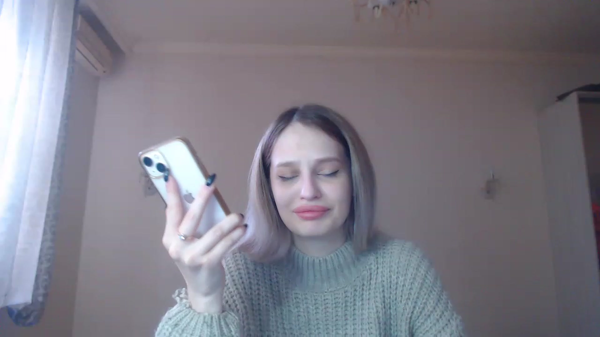 Gallery image thumbnail from Lola_vi's myfreecams stream on, 02/12/2023, 10:59 image 13 of 20