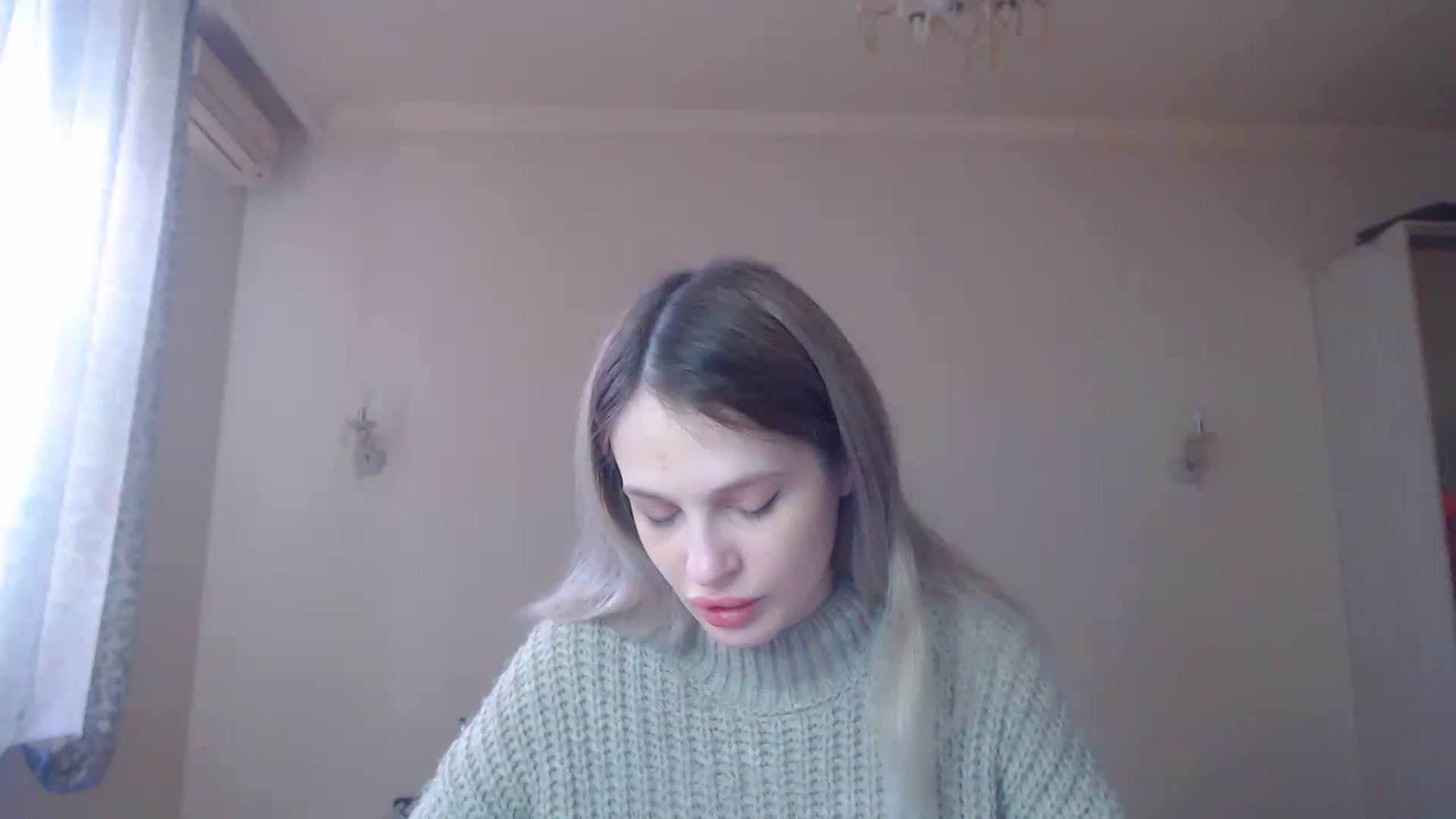 Gallery image thumbnail from Lola_vi's myfreecams stream on, 02/12/2023, 10:59 image 11 of 20