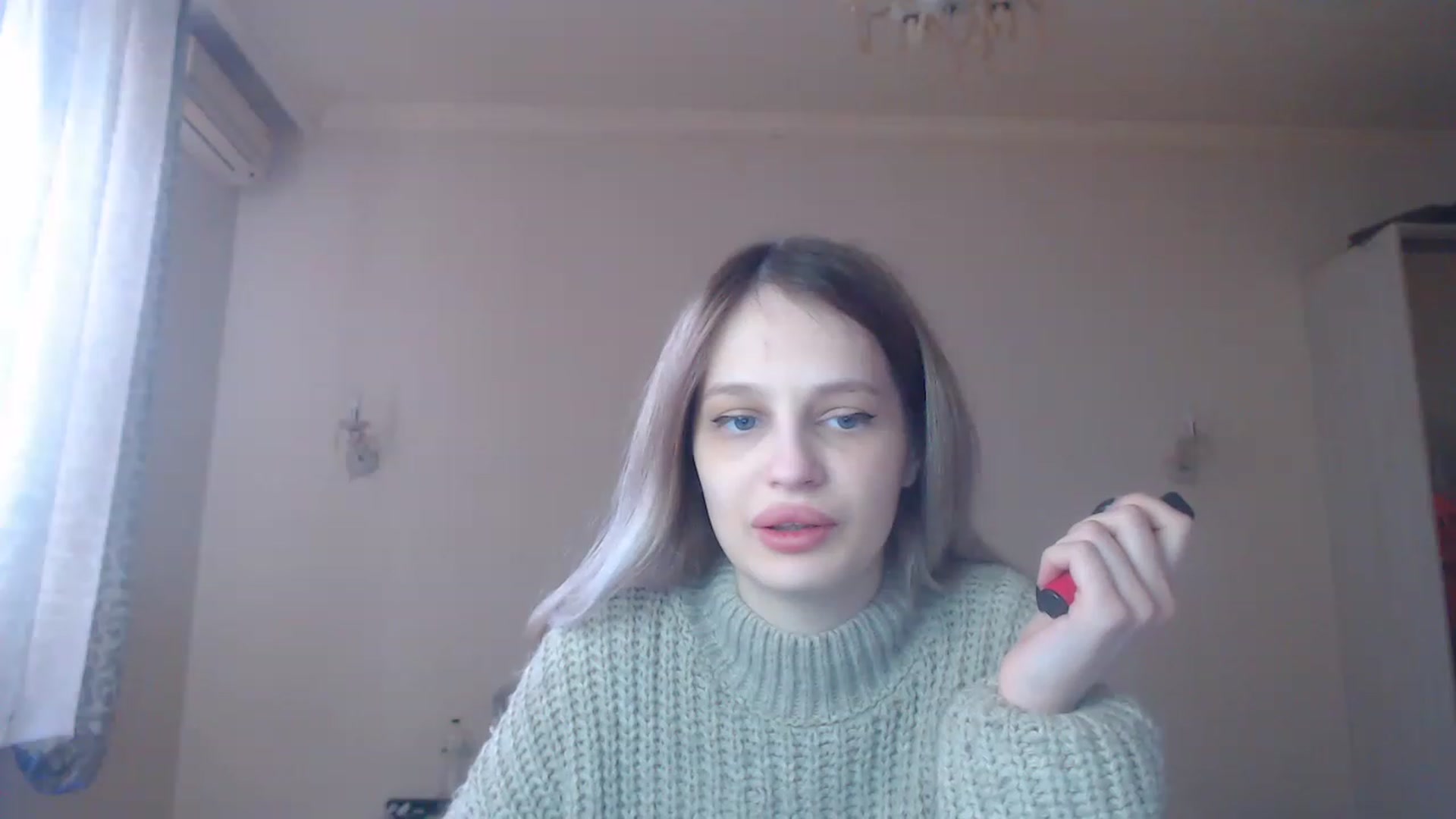 Gallery image thumbnail from Lola_vi's myfreecams stream on, 02/12/2023, 11:49 image 18 of 20