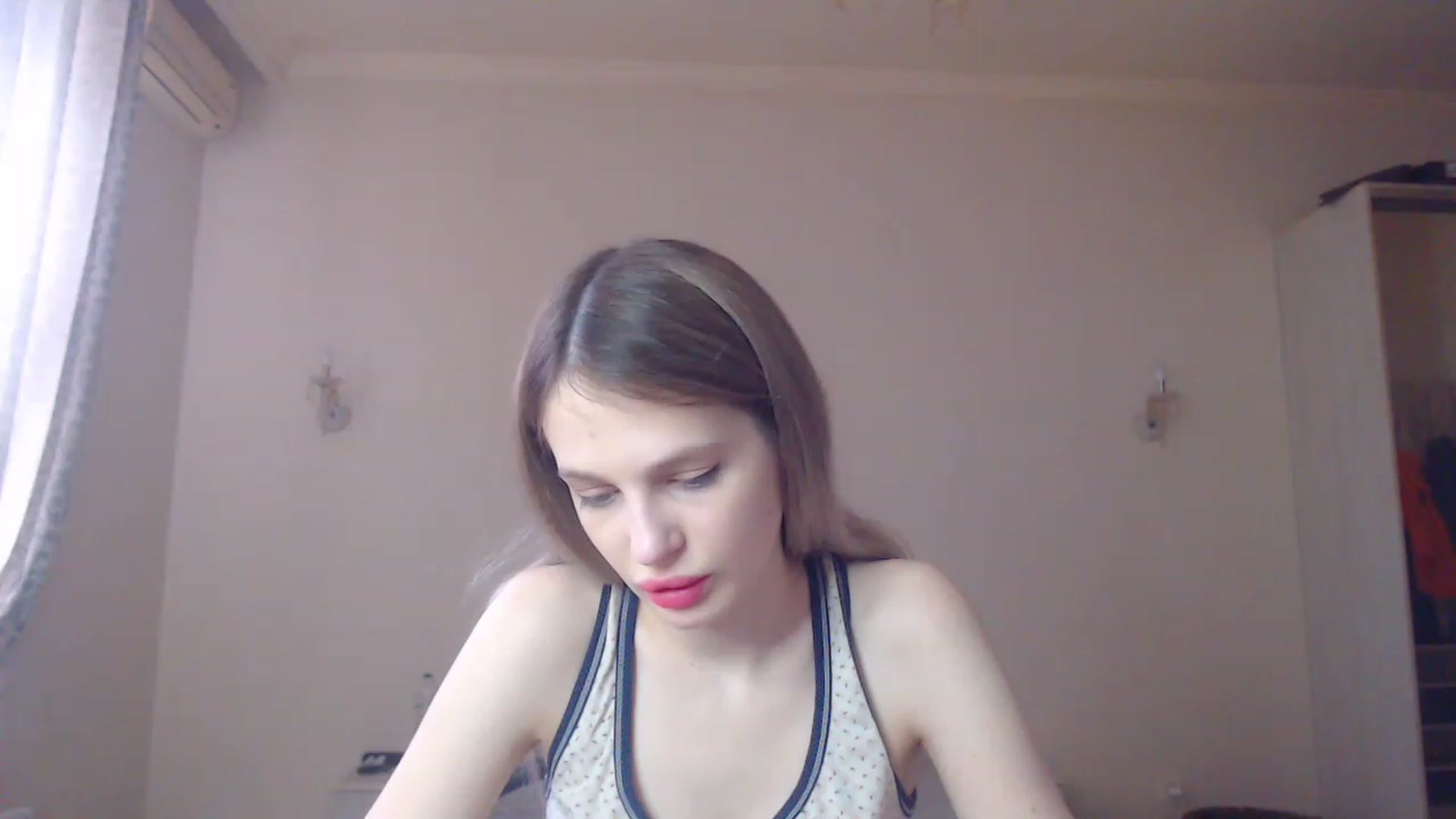 Gallery image thumbnail from Lola_vi's myfreecams stream on, 02/14/2023, 10:49 image 16 of 20