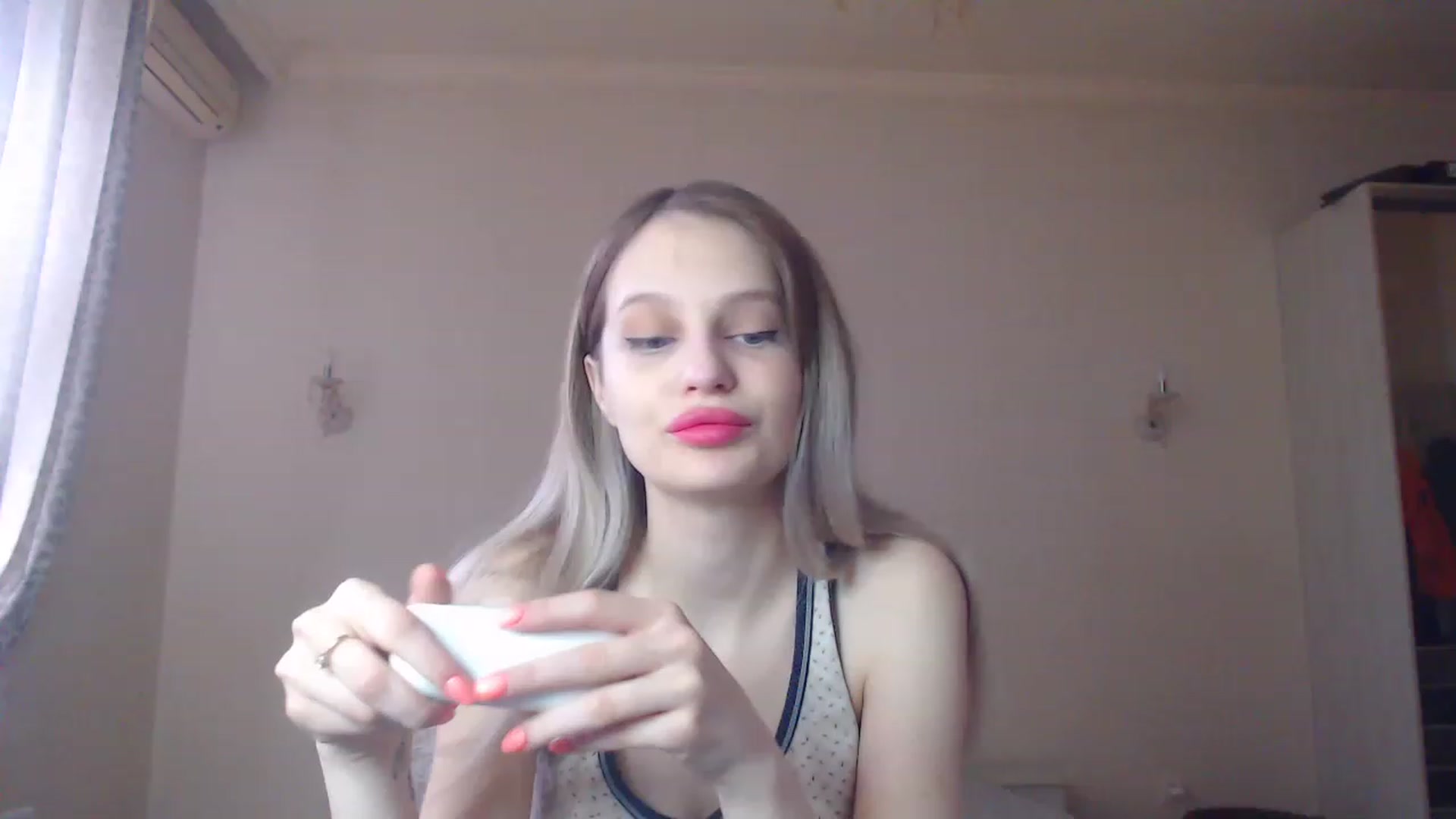 Gallery image thumbnail from Lola_vi's myfreecams stream on, 02/14/2023, 10:49 image 3 of 20