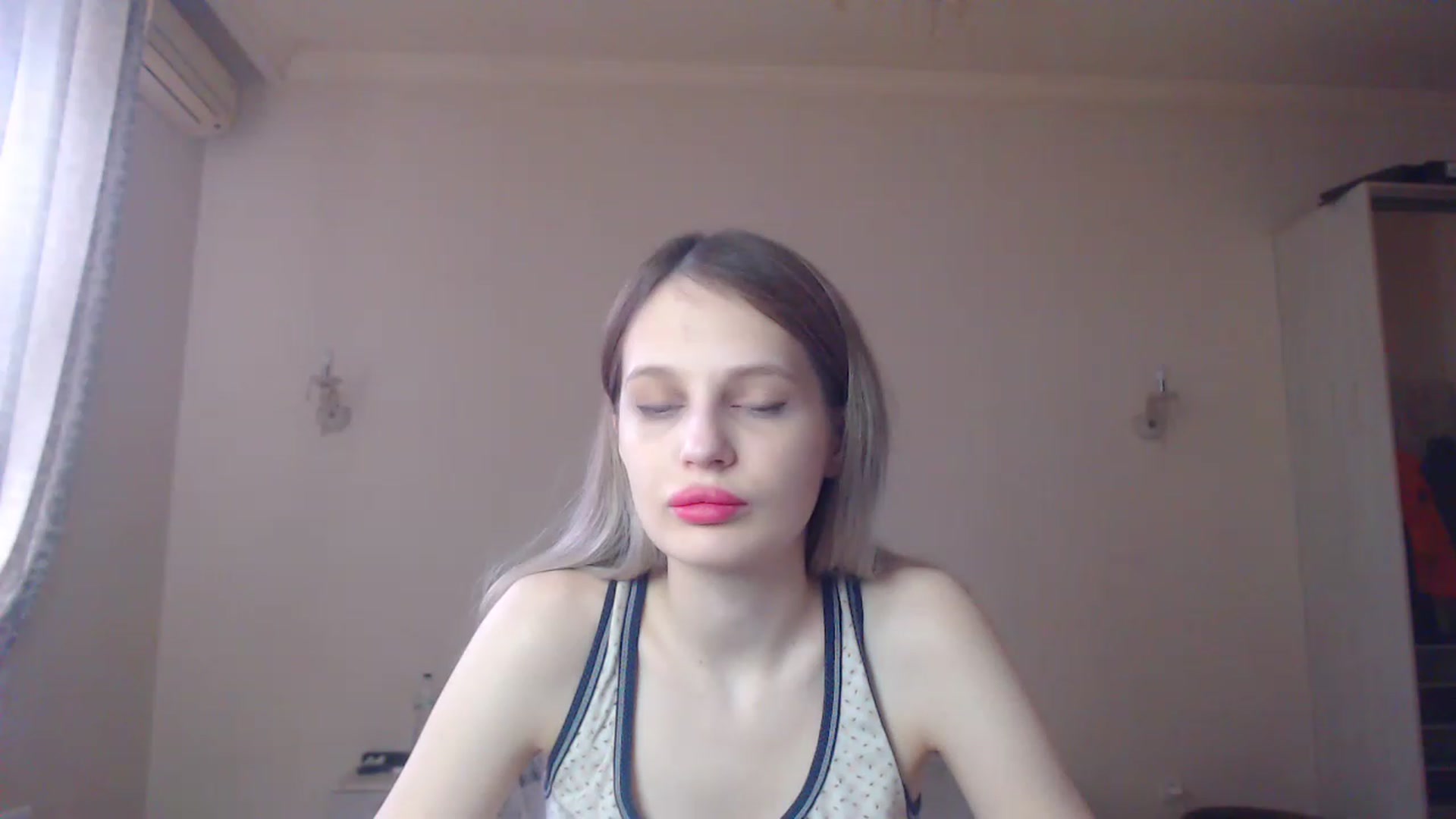 Gallery image thumbnail from Lola_vi's myfreecams stream on, 02/14/2023, 10:49 image 20 of 20