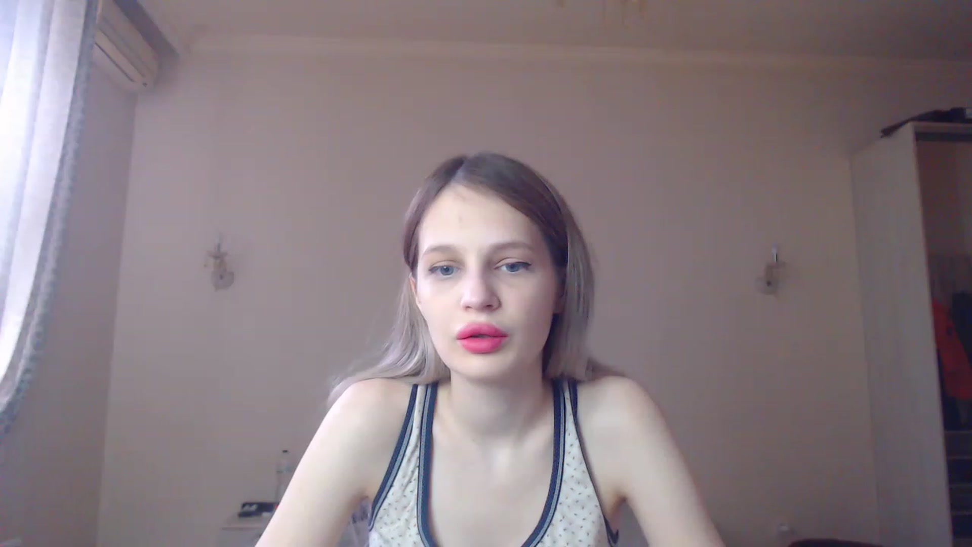 Gallery image thumbnail from Lola_vi's myfreecams stream on, 02/14/2023, 10:49 image 18 of 20