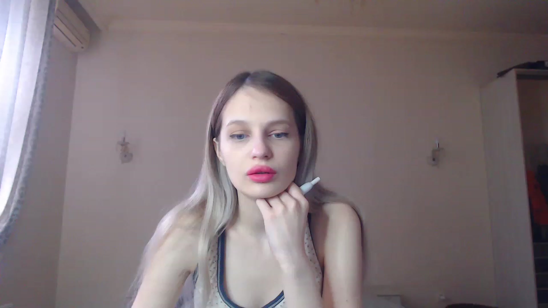 Gallery image thumbnail from Lola_vi's myfreecams stream on, 02/14/2023, 10:49 image 4 of 20