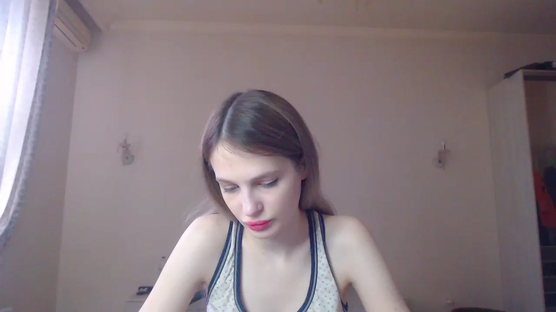 Gallery image thumbnail from Lola_vi's myfreecams stream on, 02/14/2023, 10:49 image 15 of 20