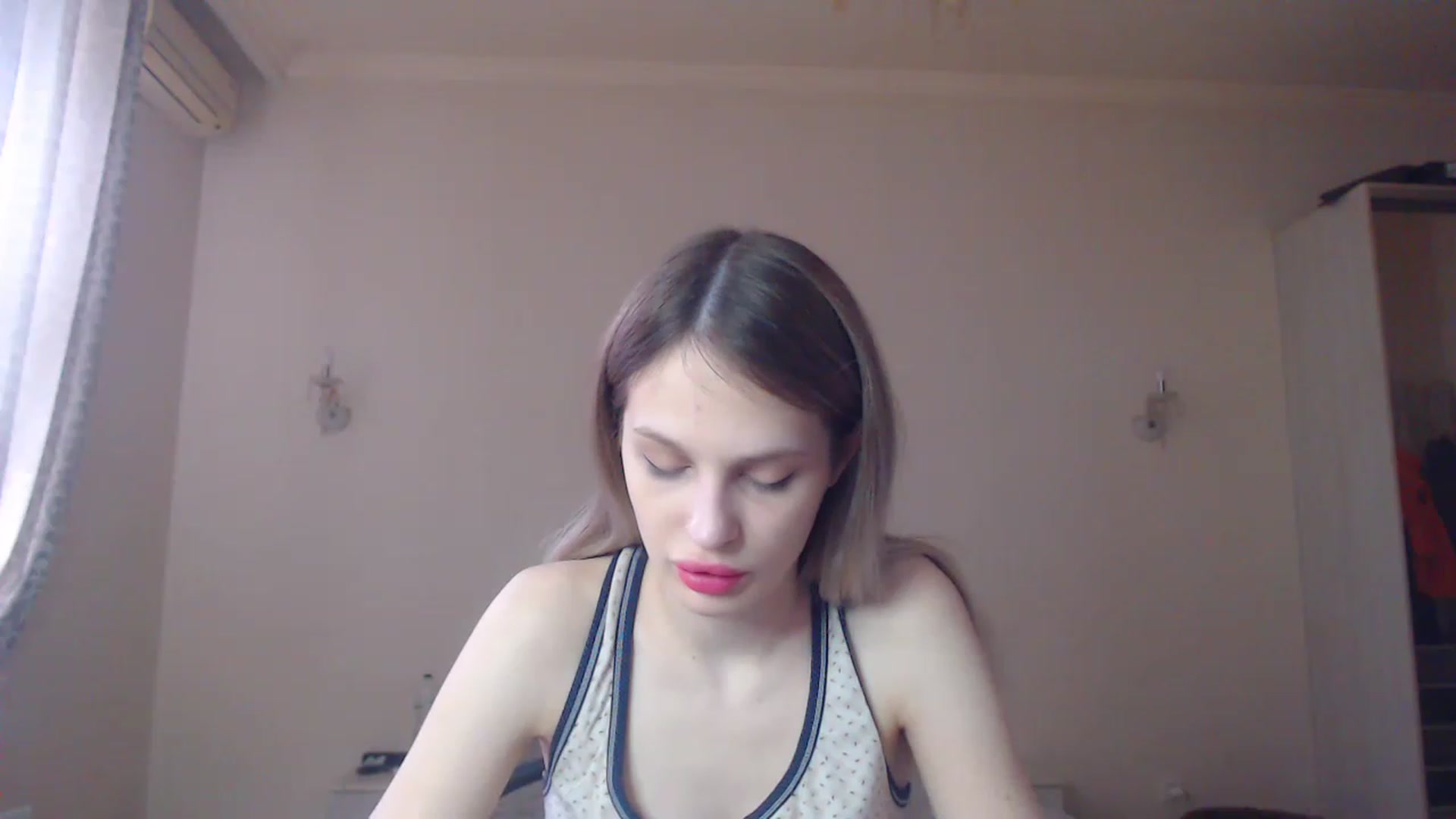 Gallery image thumbnail from Lola_vi's myfreecams stream on, 02/14/2023, 10:49 image 13 of 20