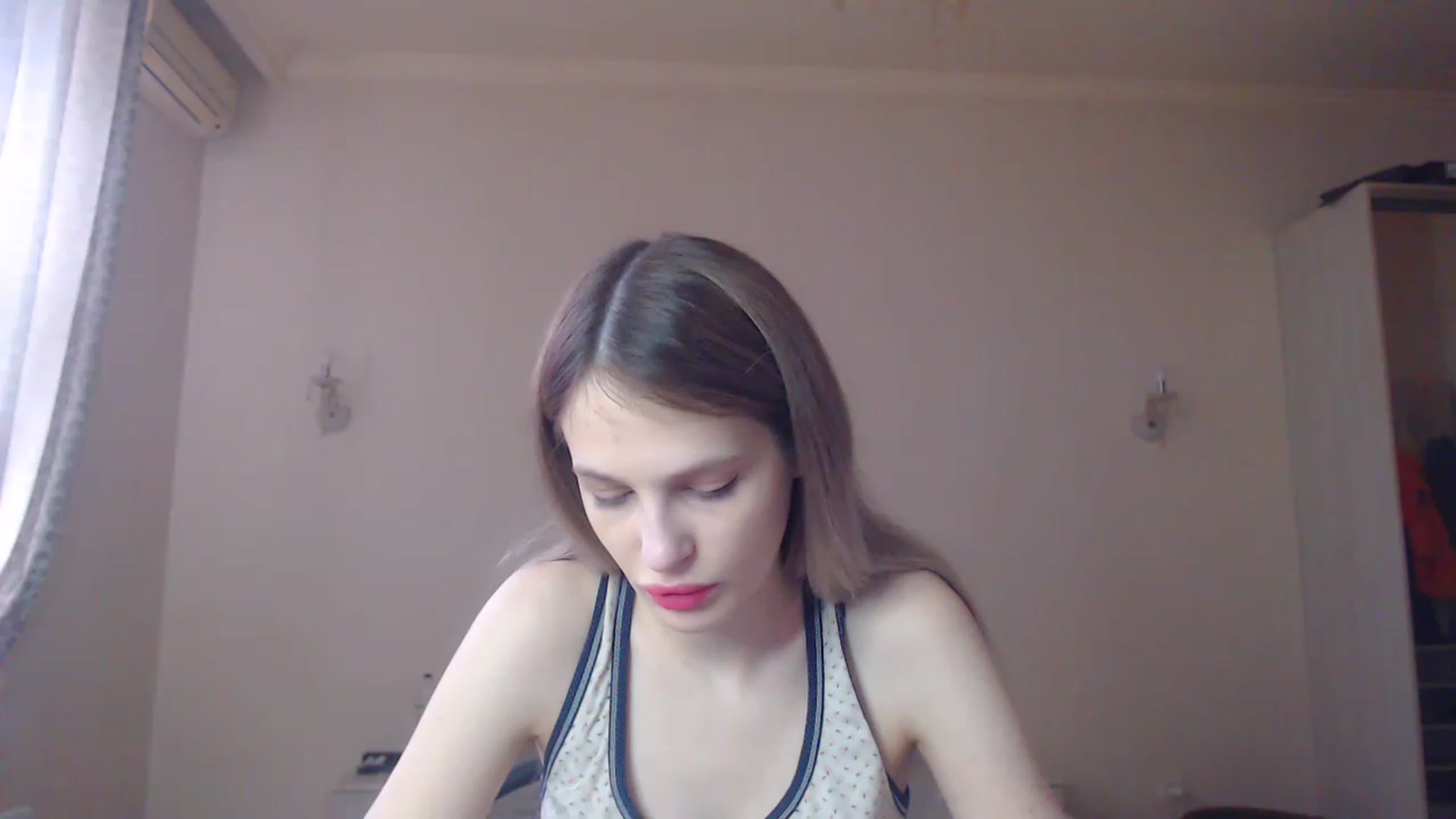 Gallery image thumbnail from Lola_vi's myfreecams stream on, 02/14/2023, 10:49 image 14 of 20