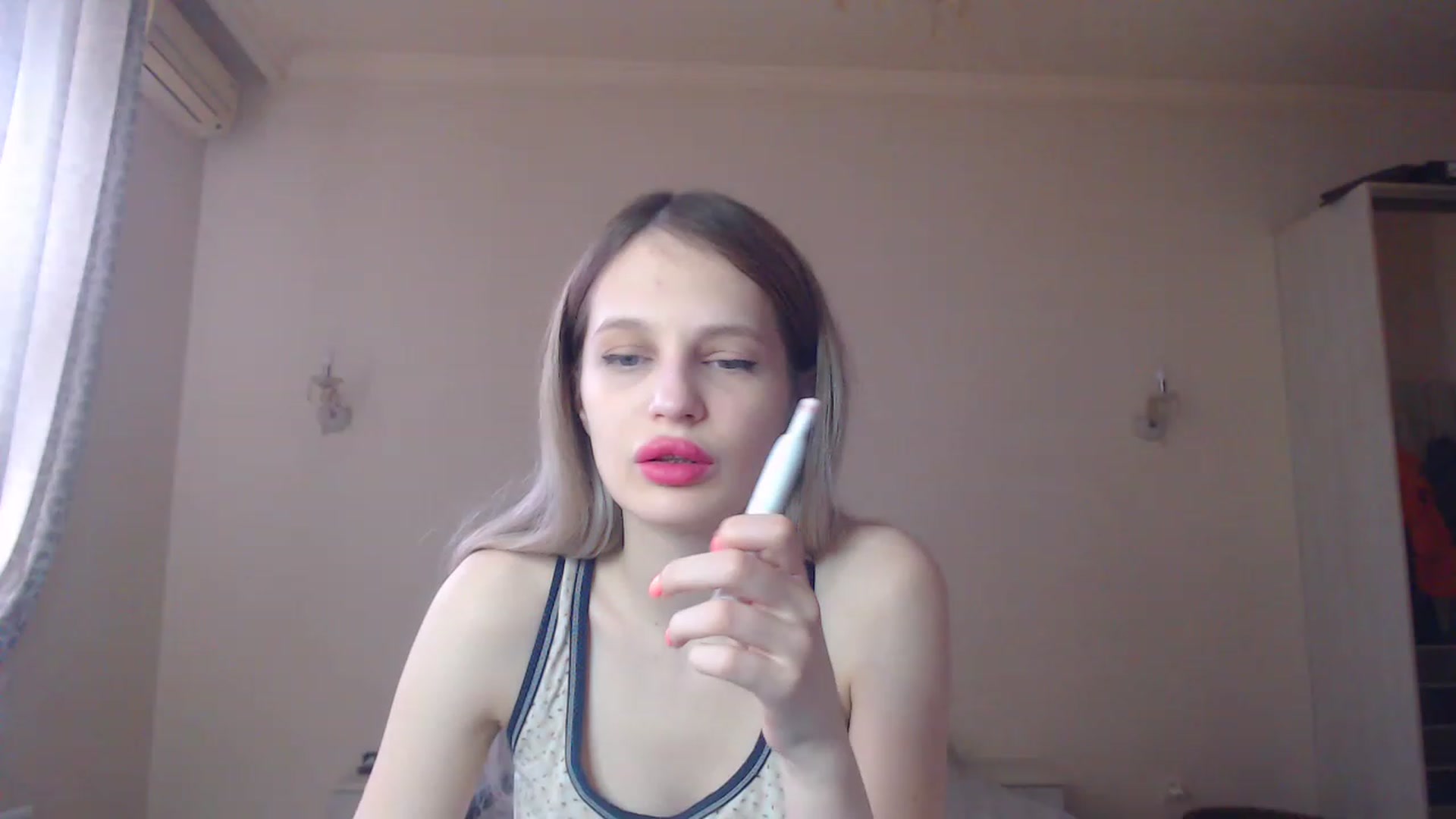 Gallery image thumbnail from Lola_vi's myfreecams stream on, 02/14/2023, 10:49 image 9 of 20