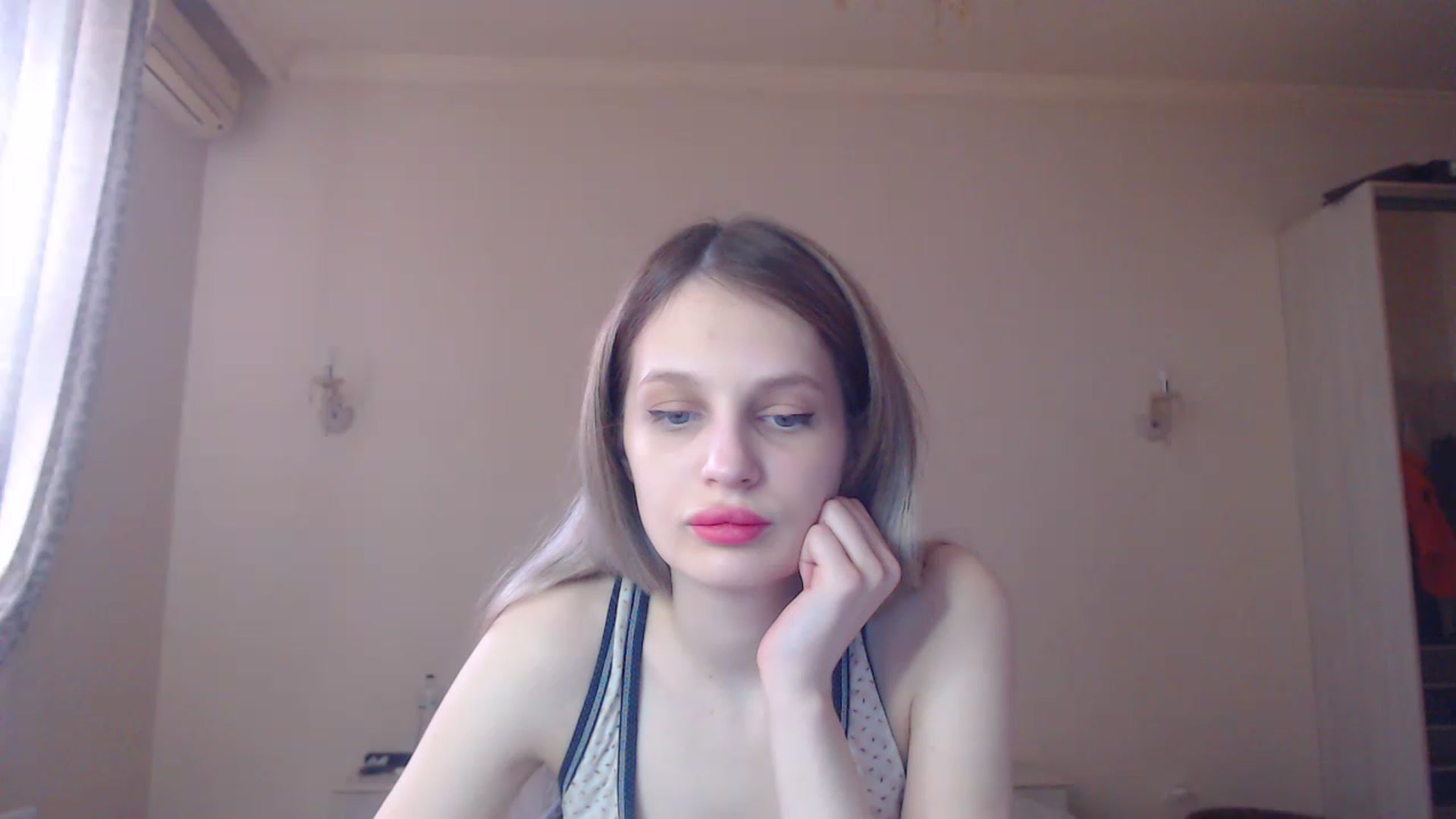 Gallery image thumbnail from Lola_vi's myfreecams stream on, 02/14/2023, 12:00 image 15 of 20