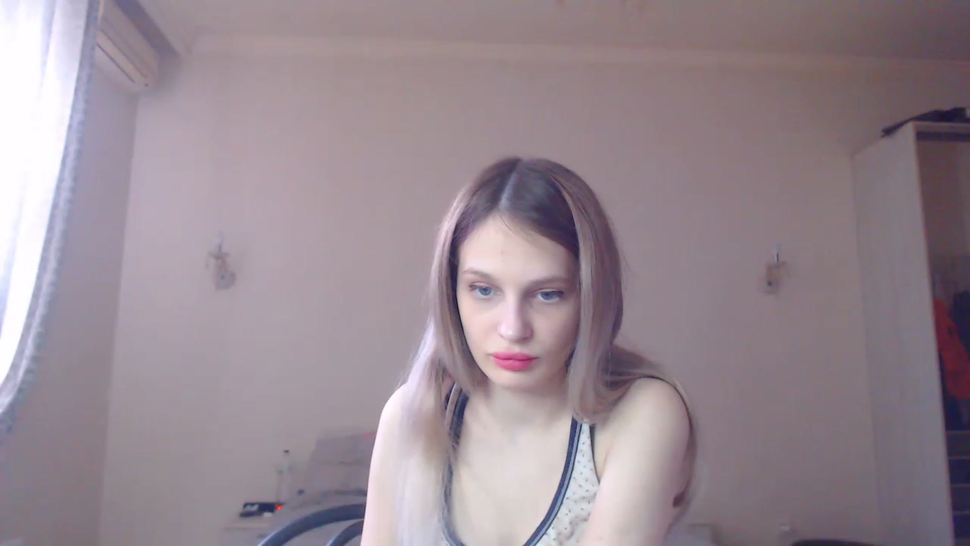 Gallery image thumbnail from Lola_vi's myfreecams stream on, 02/14/2023, 12:00 image 18 of 20
