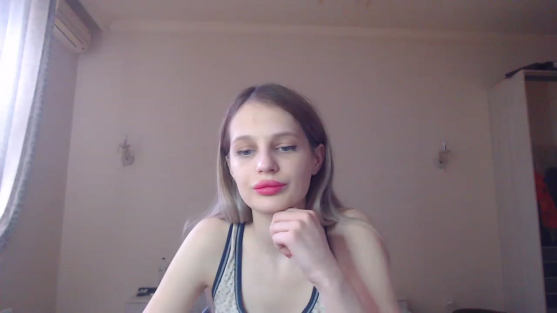Gallery image thumbnail from Lola_vi's myfreecams stream on, 02/14/2023, 12:00 image 7 of 20
