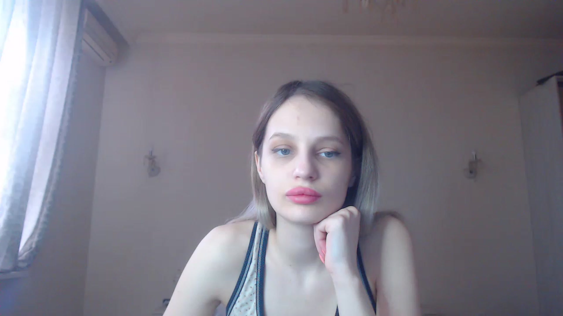 Gallery image thumbnail from Lola_vi's myfreecams stream on, 02/15/2023, 11:58 image 14 of 20