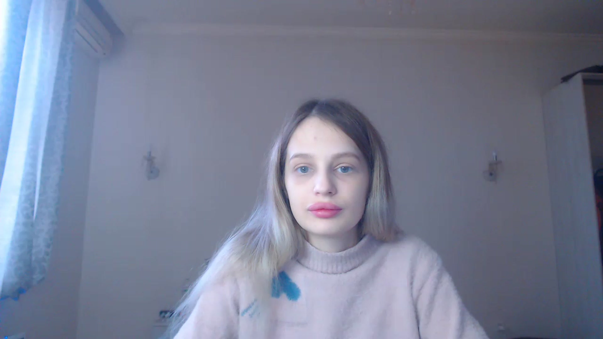 Gallery image thumbnail from Lola_vi's myfreecams stream on, 02/17/2023, 12:03 image 18 of 20