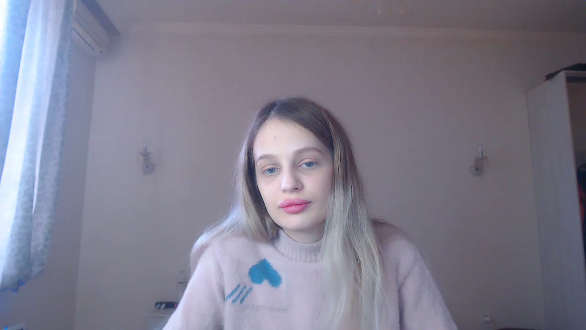 Gallery image thumbnail from Lola_vi's myfreecams stream on, 02/17/2023, 12:03 image 9 of 20