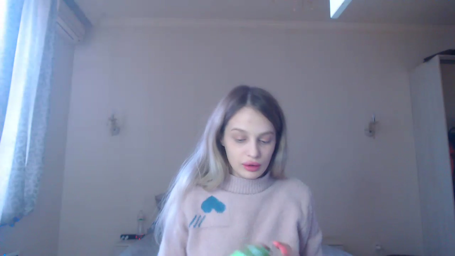Gallery image thumbnail from Lola_vi's myfreecams stream on, 02/17/2023, 12:03 image 16 of 20