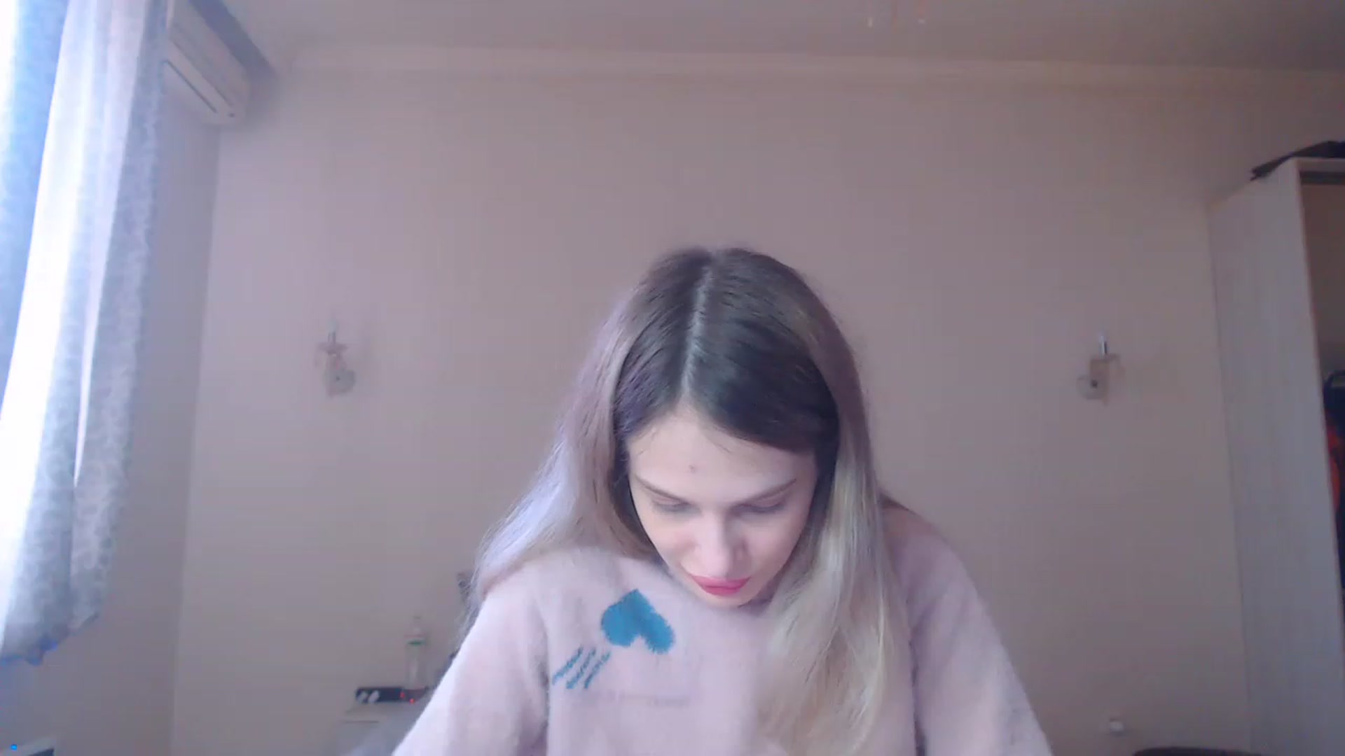 Gallery image thumbnail from Lola_vi's myfreecams stream on, 02/17/2023, 12:03 image 2 of 20
