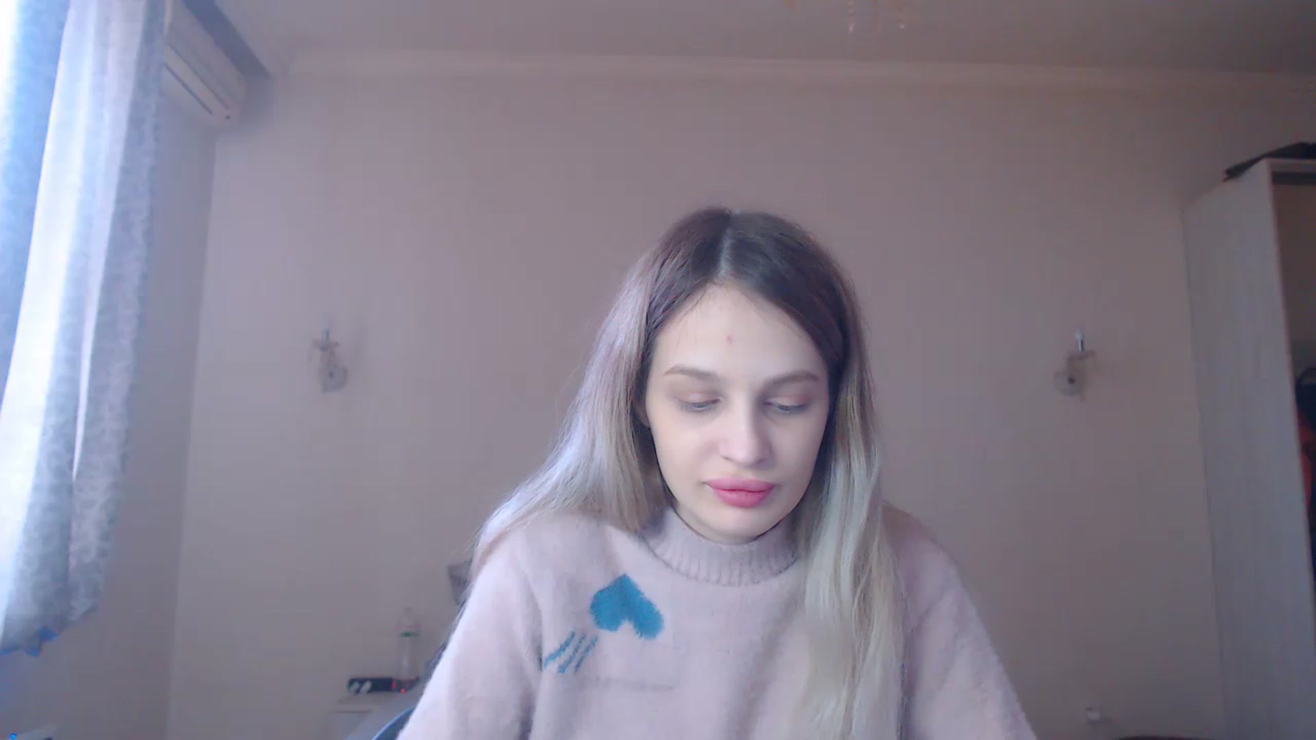 Gallery image thumbnail from Lola_vi's myfreecams stream on, 02/17/2023, 12:03 image 8 of 20