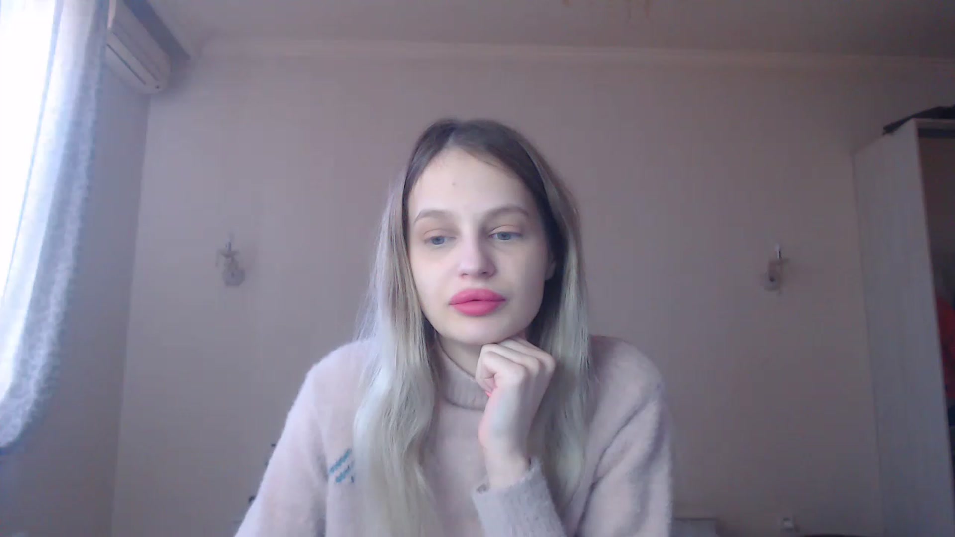 Gallery image thumbnail from Lola_vi's myfreecams stream on, 02/18/2023, 10:59 image 4 of 20