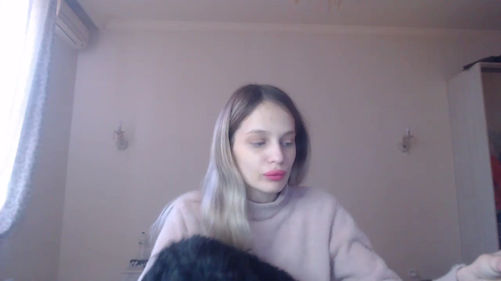 Gallery image thumbnail from Lola_vi's myfreecams stream on, 02/18/2023, 10:59 image 12 of 20