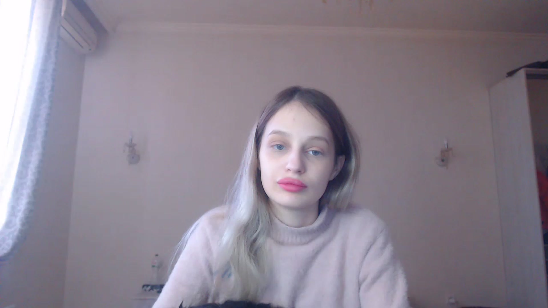 Gallery image thumbnail from Lola_vi's myfreecams stream on, 02/18/2023, 10:59 image 14 of 20