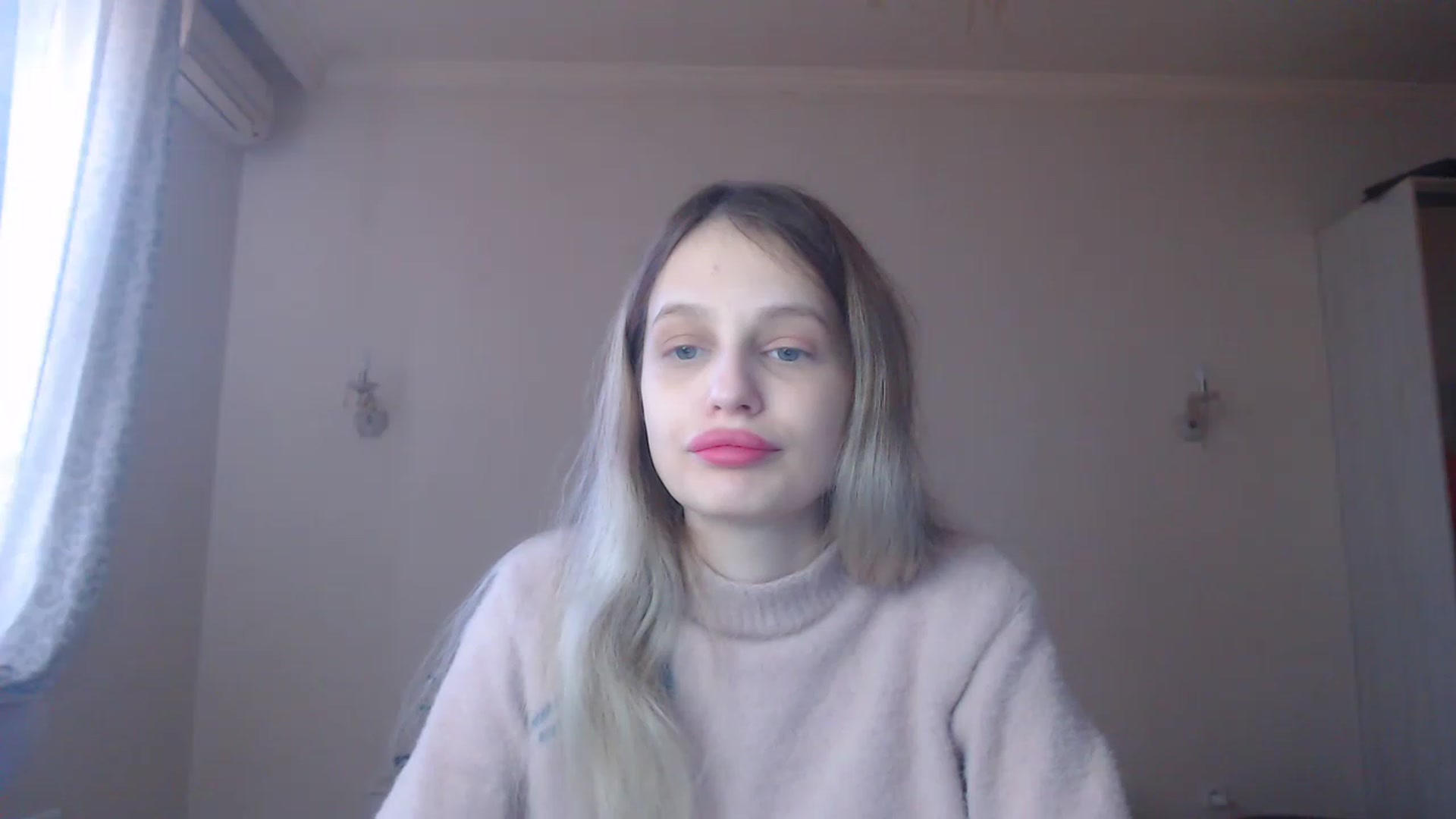 Gallery image thumbnail from Lola_vi's myfreecams stream on, 02/18/2023, 11:14 image 3 of 20