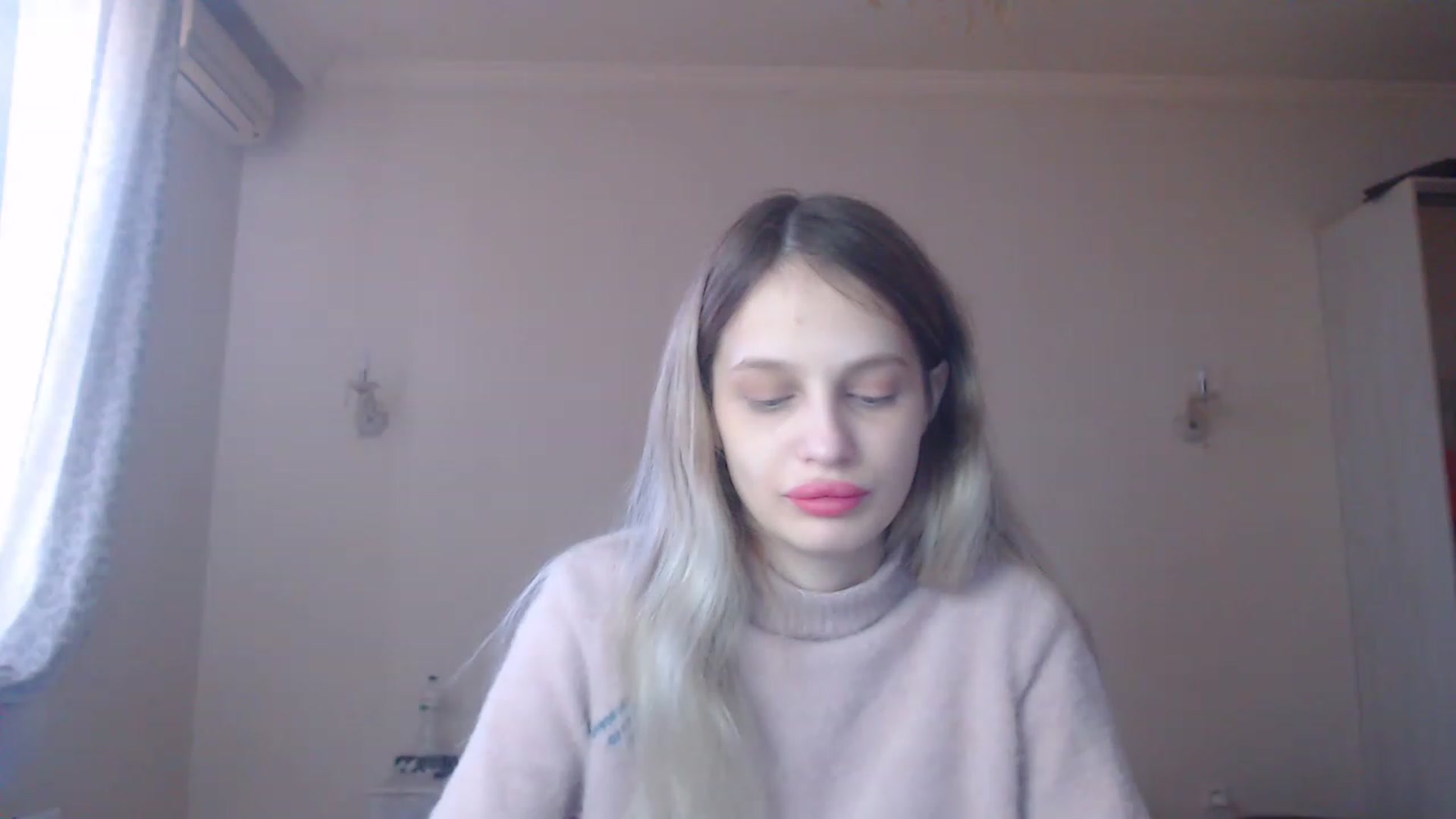 Gallery image thumbnail from Lola_vi's myfreecams stream on, 02/18/2023, 11:14 image 12 of 20