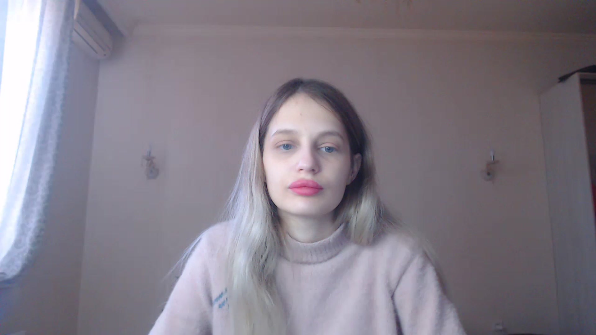 Gallery image thumbnail from Lola_vi's myfreecams stream on, 02/18/2023, 11:14 image 13 of 20