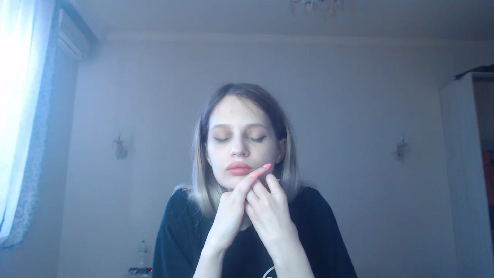 Gallery image thumbnail from Lola_vi's myfreecams stream on, 02/22/2023, 11:32 image 18 of 20
