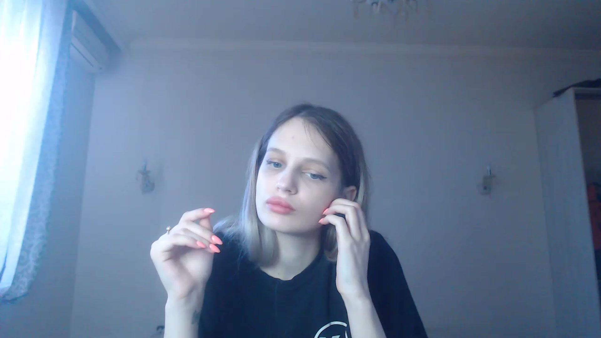 Gallery image thumbnail from Lola_vi's myfreecams stream on, 02/22/2023, 11:32 image 19 of 20