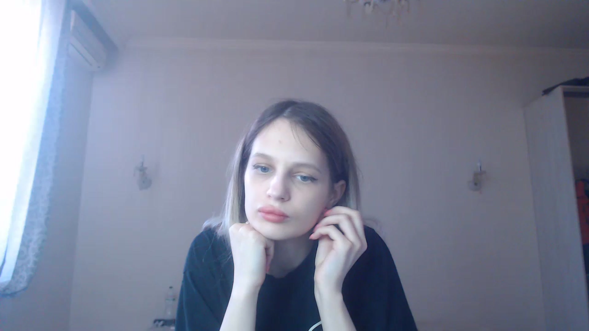 Gallery image thumbnail from Lola_vi's myfreecams stream on, 02/22/2023, 11:32 image 13 of 20