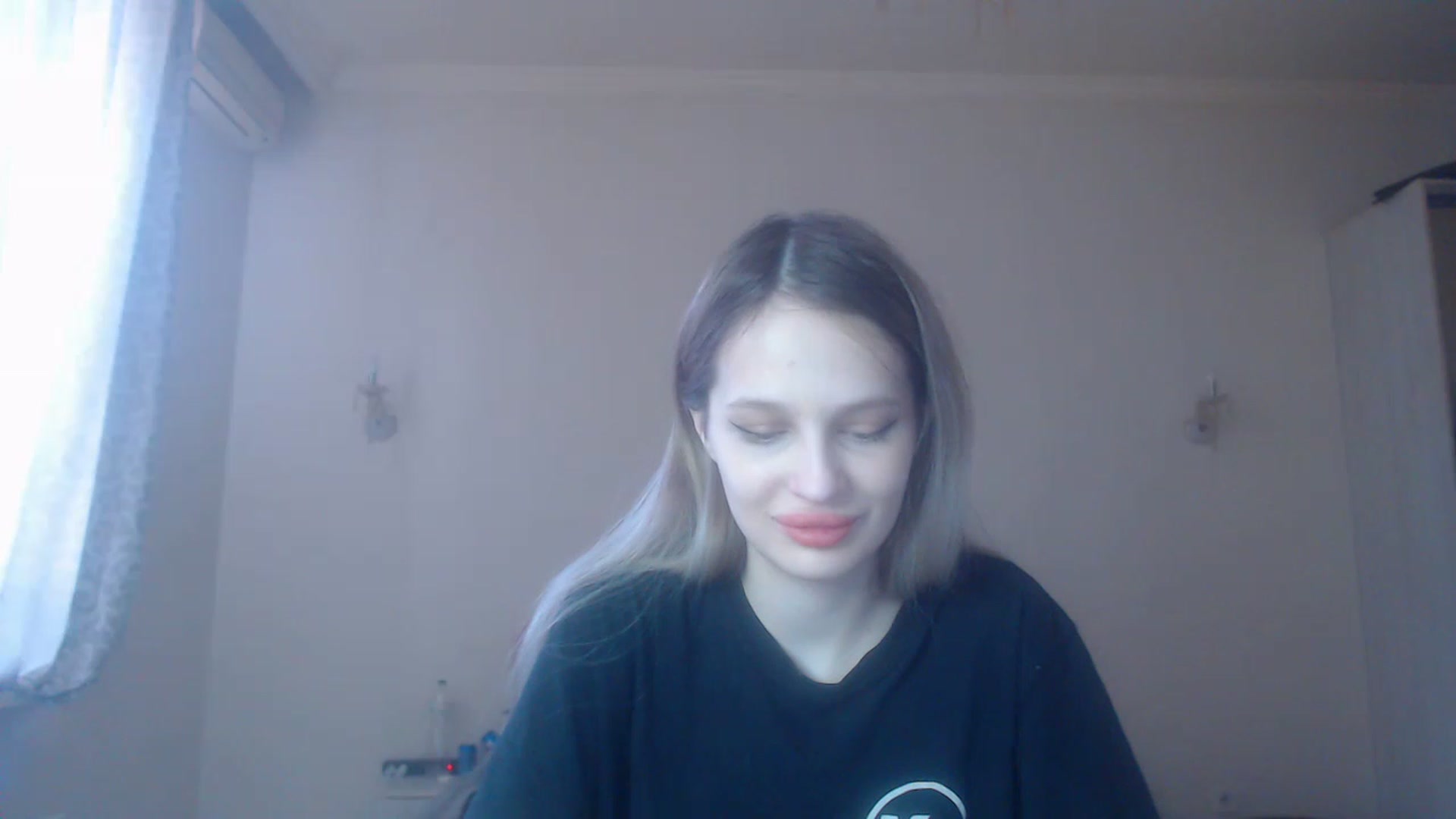 Gallery image thumbnail from Lola_vi's myfreecams stream on, 02/25/2023, 12:32 image 3 of 20