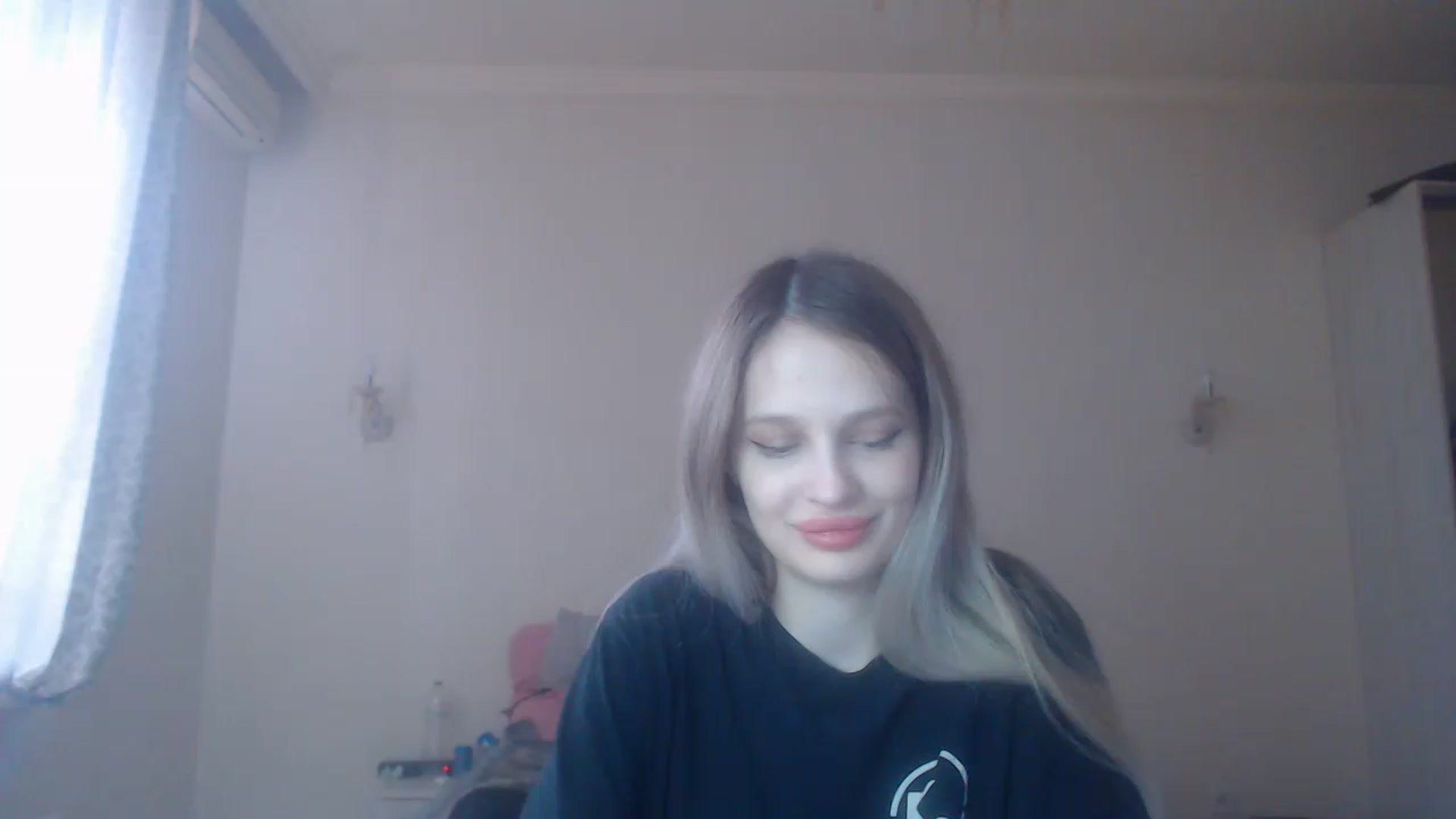 Gallery image thumbnail from Lola_vi's myfreecams stream on, 02/25/2023, 12:32 image 19 of 20