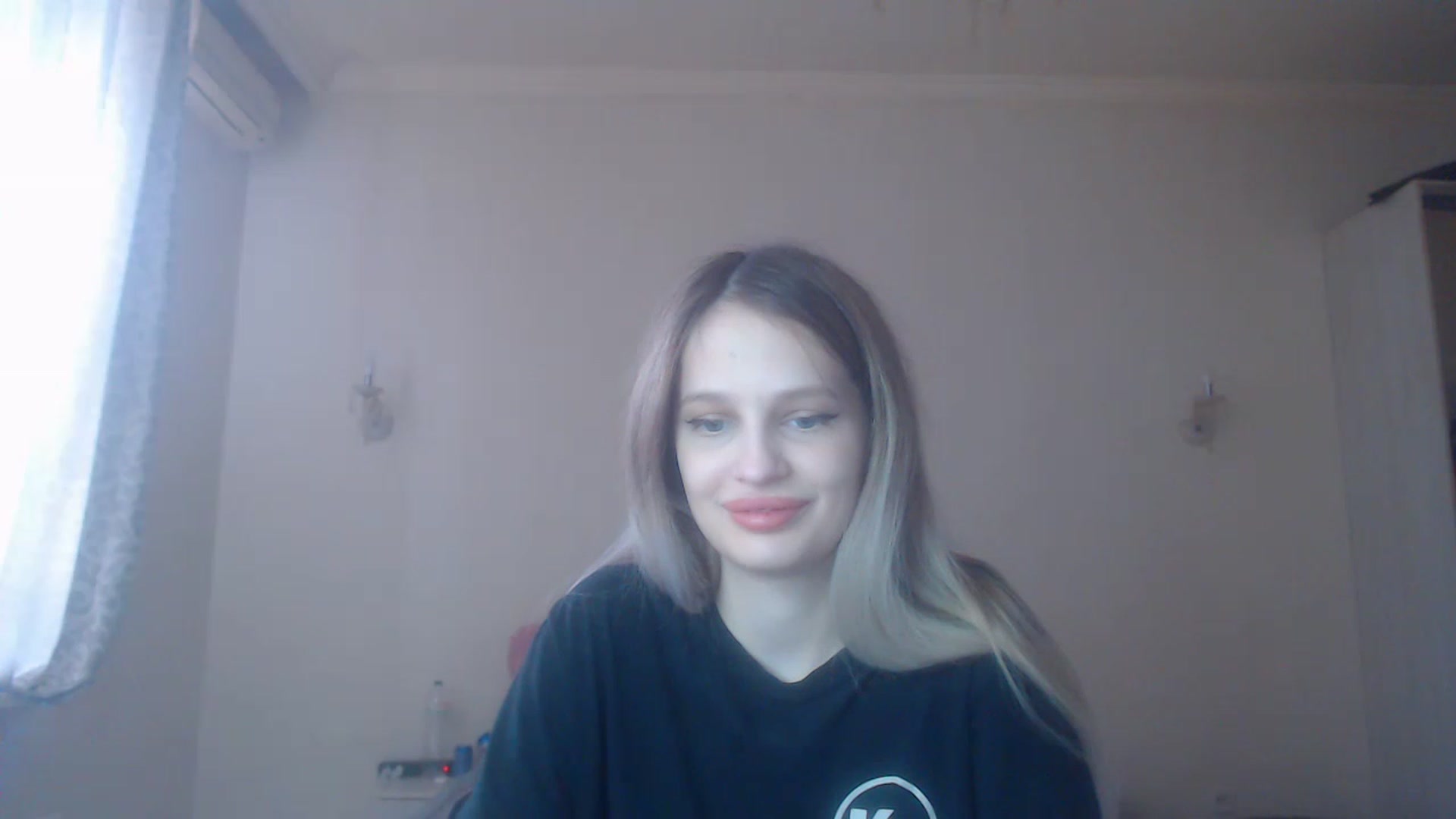 Gallery image thumbnail from Lola_vi's myfreecams stream on, 02/25/2023, 12:32 image 18 of 20