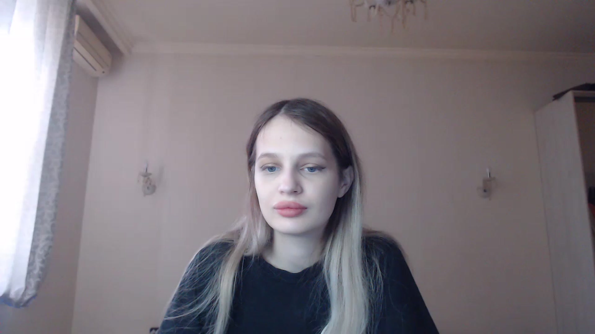 Gallery image thumbnail from Lola_vi's myfreecams stream on, 02/26/2023, 11:38 image 14 of 20