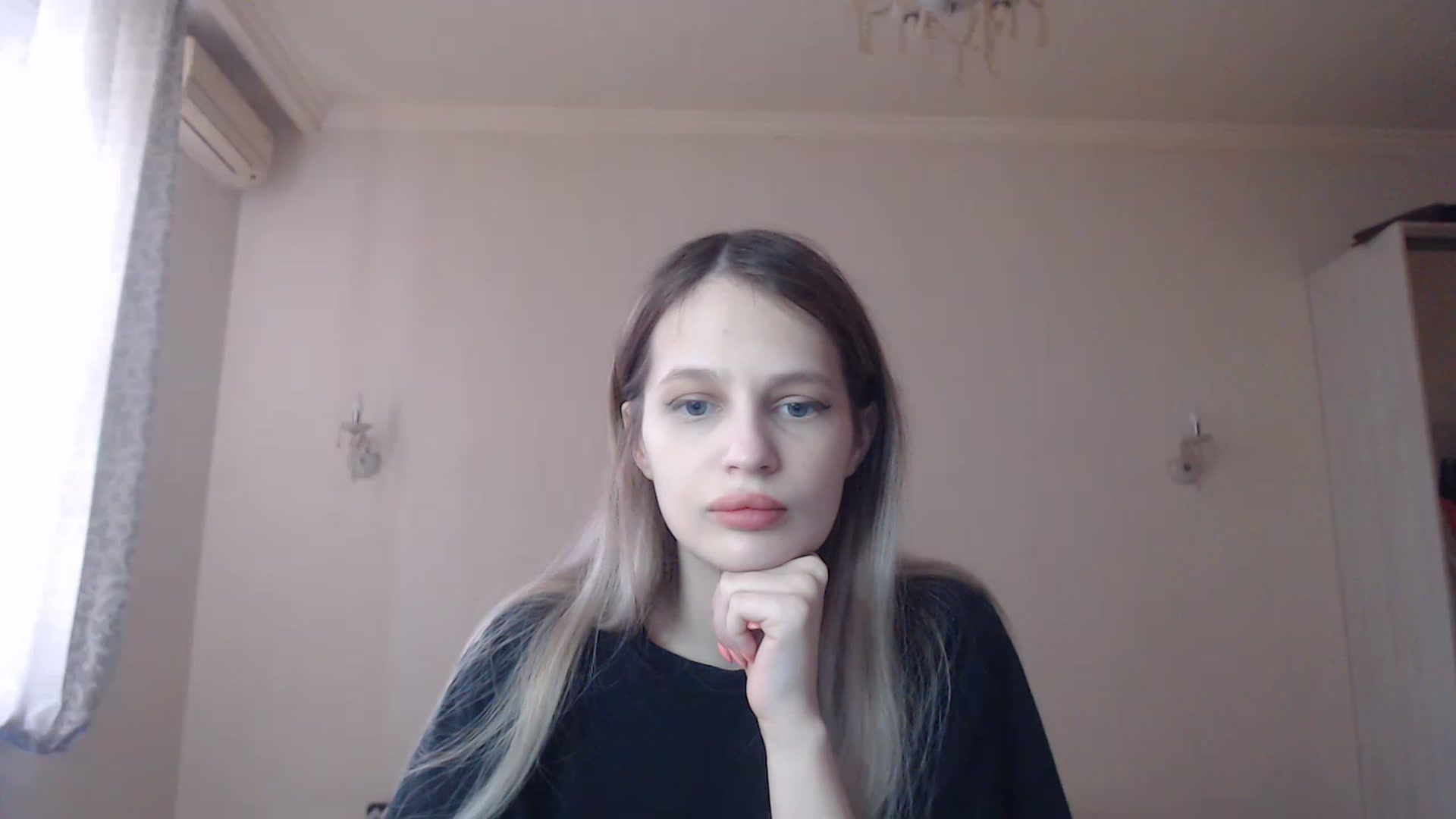 Gallery image thumbnail from Lola_vi's myfreecams stream on, 02/26/2023, 11:38 image 11 of 20