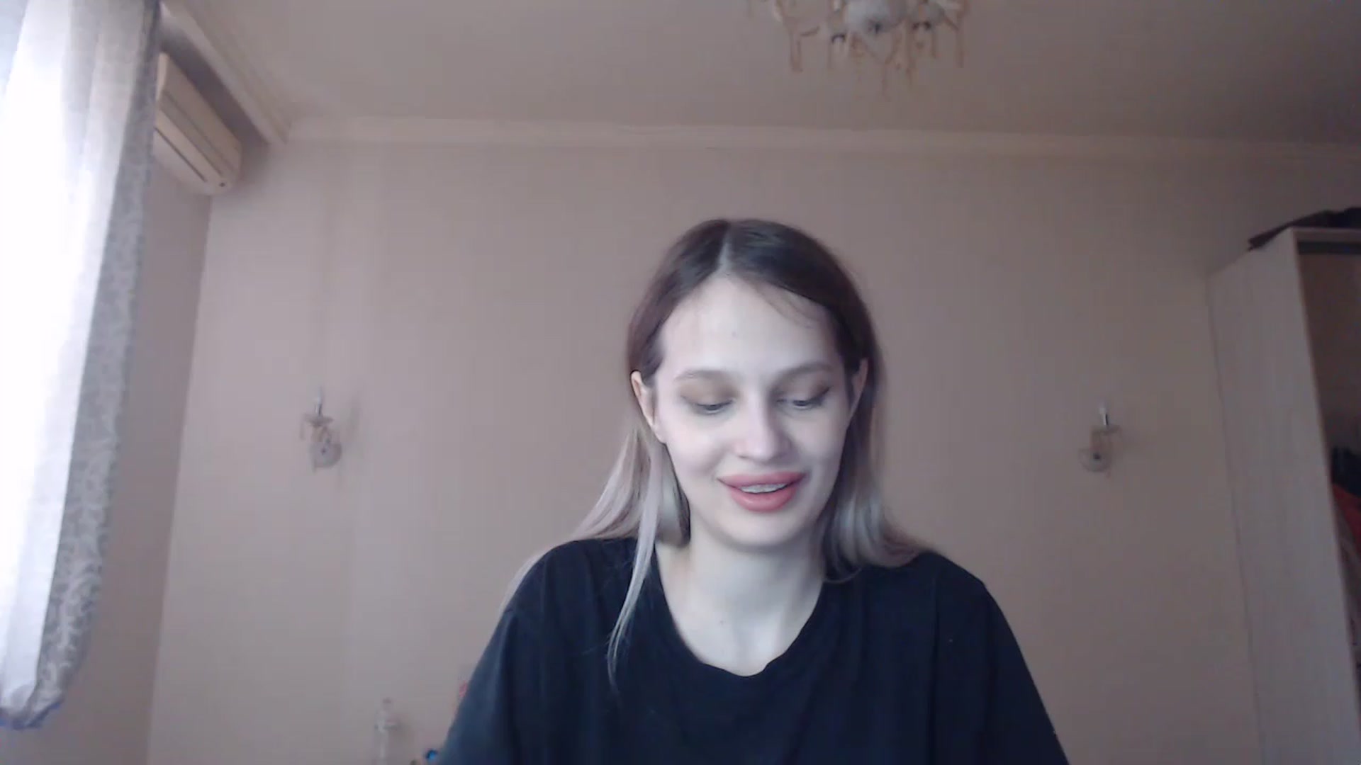 Gallery image thumbnail from Lola_vi's myfreecams stream on, 02/26/2023, 12:04 image 15 of 20