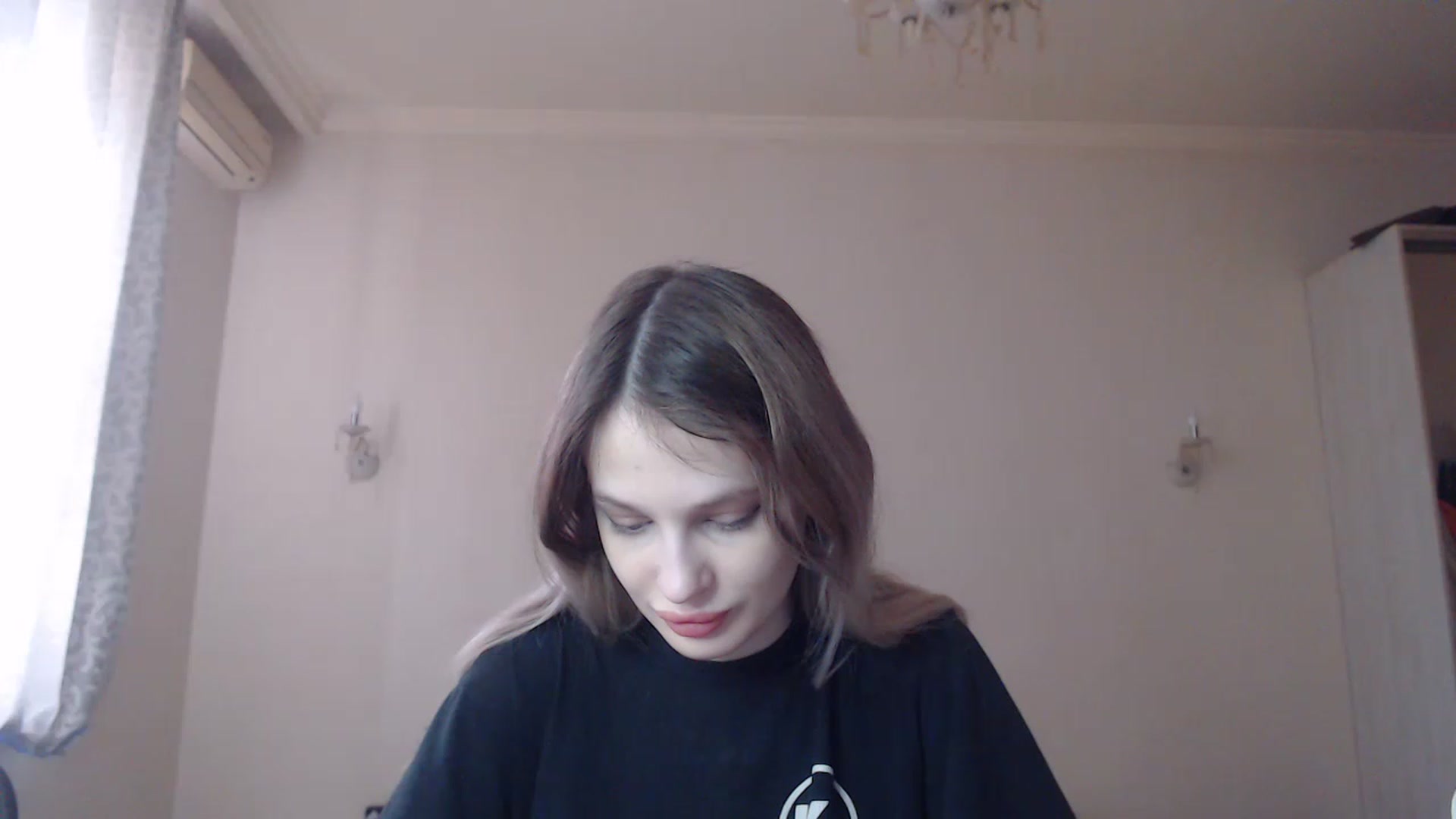 Gallery image thumbnail from Lola_vi's myfreecams stream on, 02/26/2023, 12:04 image 3 of 20