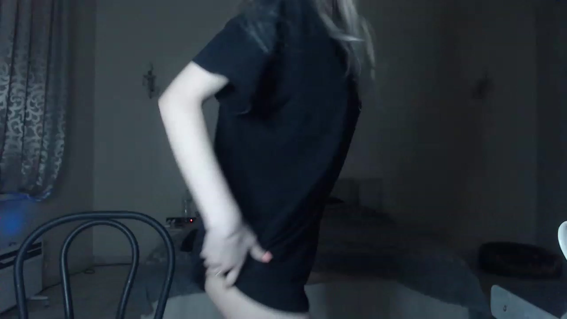 Gallery image thumbnail from Lola_vi's myfreecams stream on, 02/27/2023, 17:19 image 12 of 20