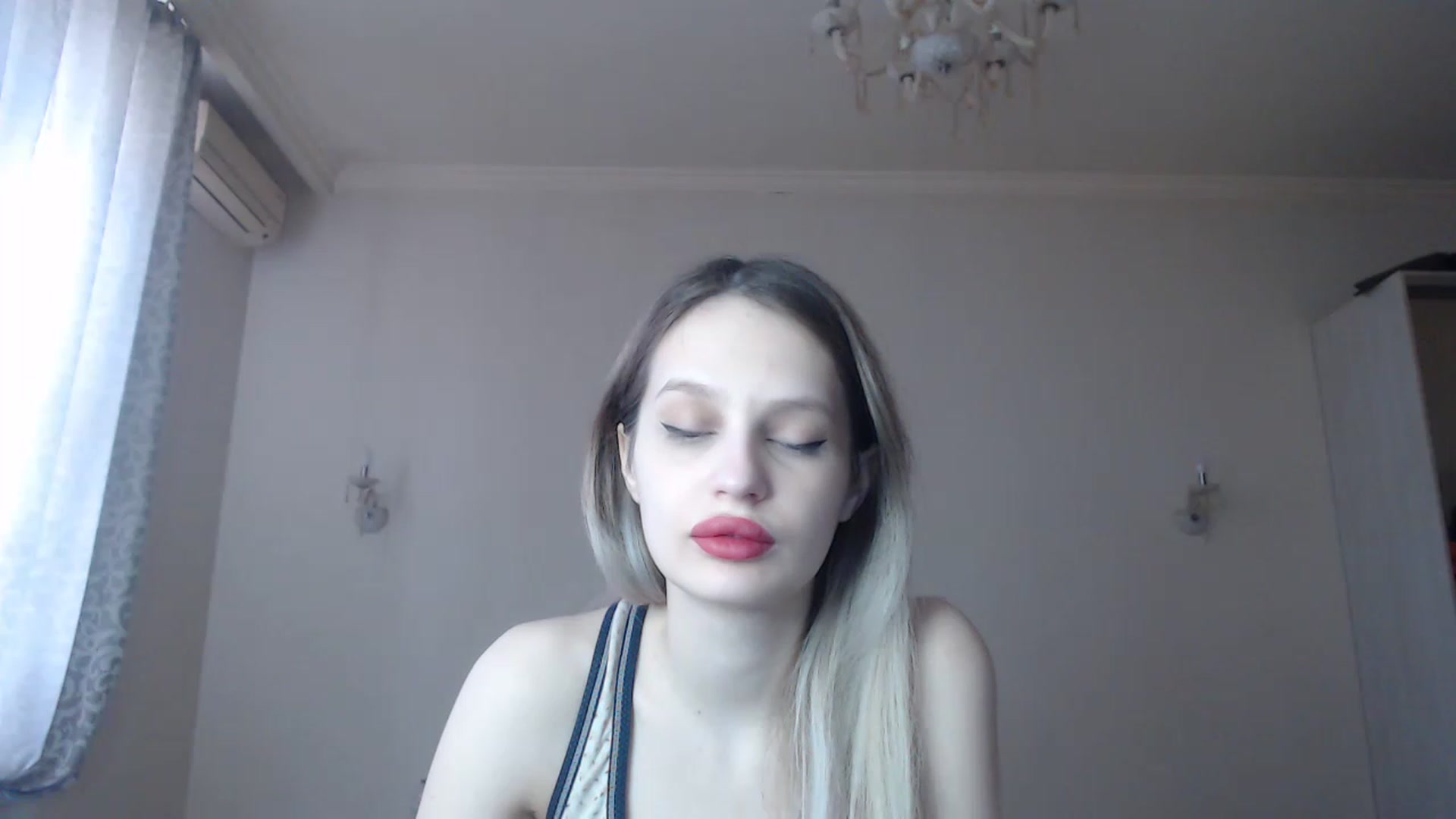 Gallery image thumbnail from Lola_vi's myfreecams stream on, 03/03/2023, 10:59 image 1 of 20
