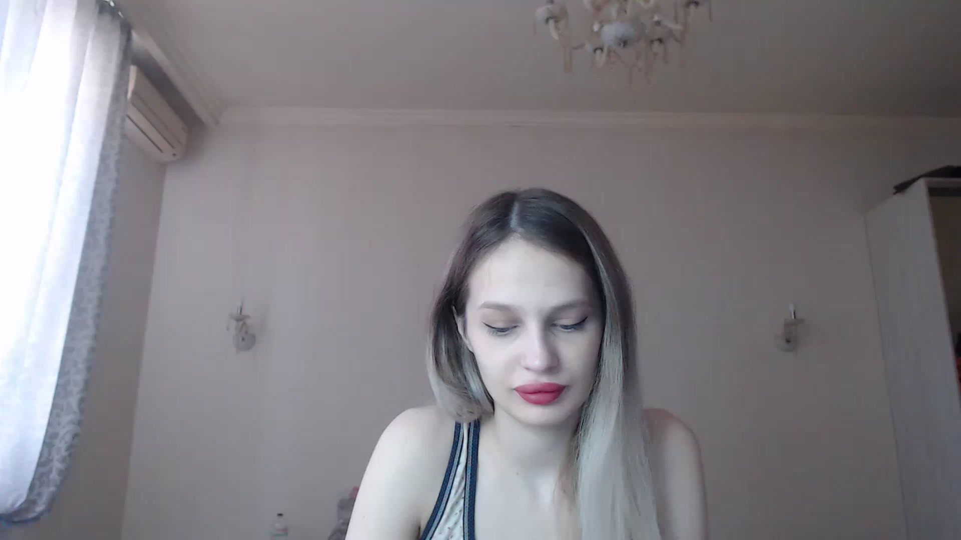 Gallery image thumbnail from Lola_vi's myfreecams stream on, 03/03/2023, 10:59 image 12 of 20