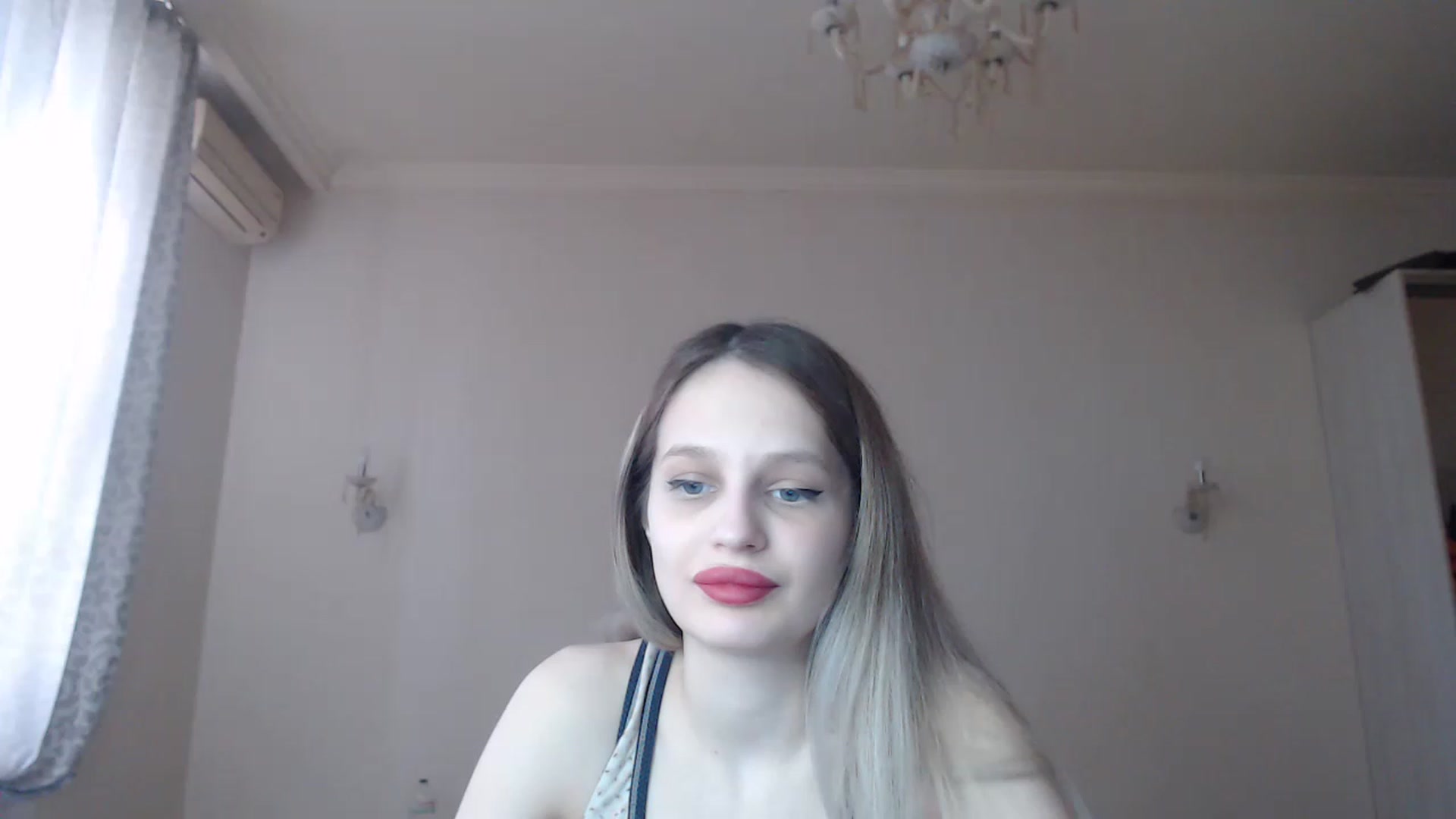 Gallery image thumbnail from Lola_vi's myfreecams stream on, 03/03/2023, 11:47 image 19 of 20