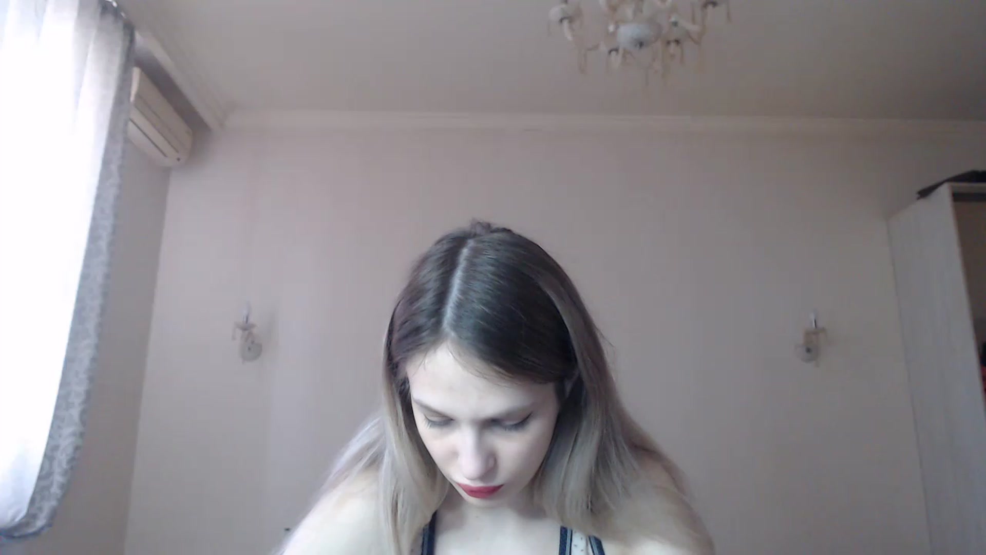 Gallery image thumbnail from Lola_vi's myfreecams stream on, 03/03/2023, 11:47 image 10 of 20