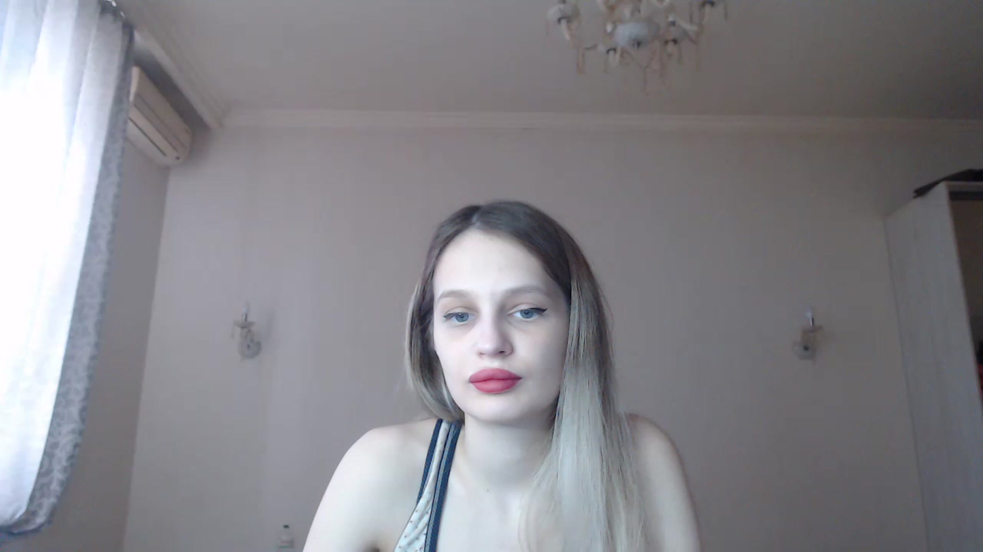 Gallery image thumbnail from Lola_vi's myfreecams stream on, 03/03/2023, 11:47 image 15 of 20