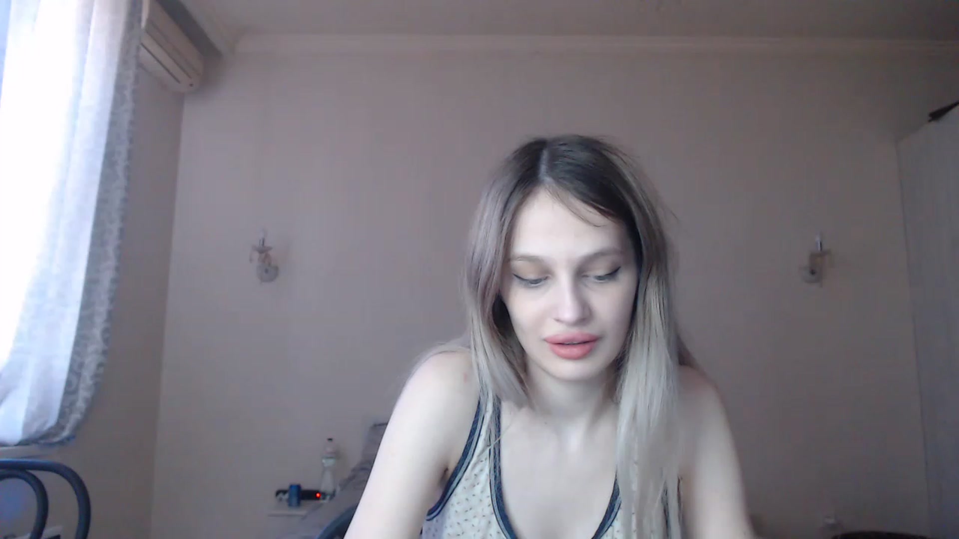 Gallery image thumbnail from Lola_vi's myfreecams stream on, 03/04/2023, 11:39 image 14 of 20