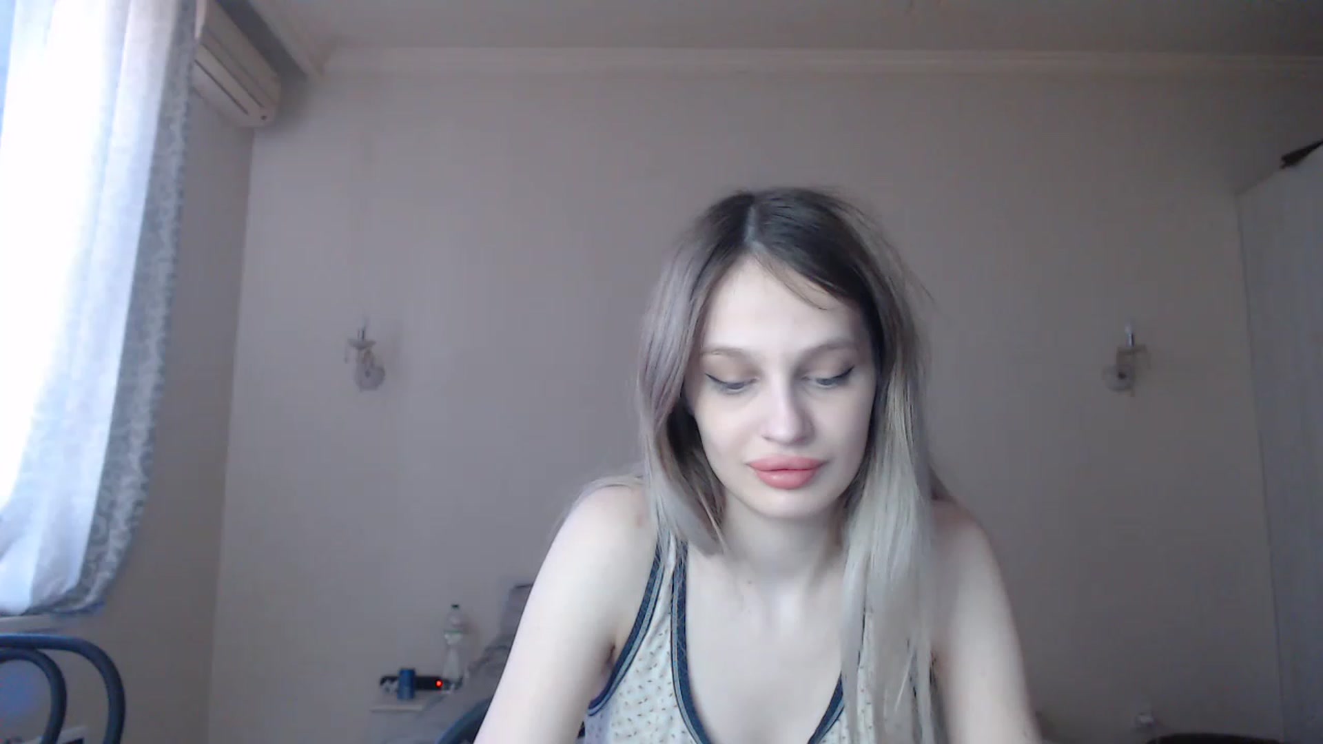 Gallery image thumbnail from Lola_vi's myfreecams stream on, 03/04/2023, 11:39 image 11 of 20
