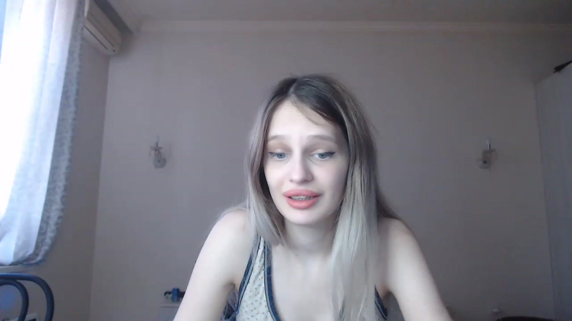 Gallery image thumbnail from Lola_vi's myfreecams stream on, 03/04/2023, 11:39 image 18 of 20
