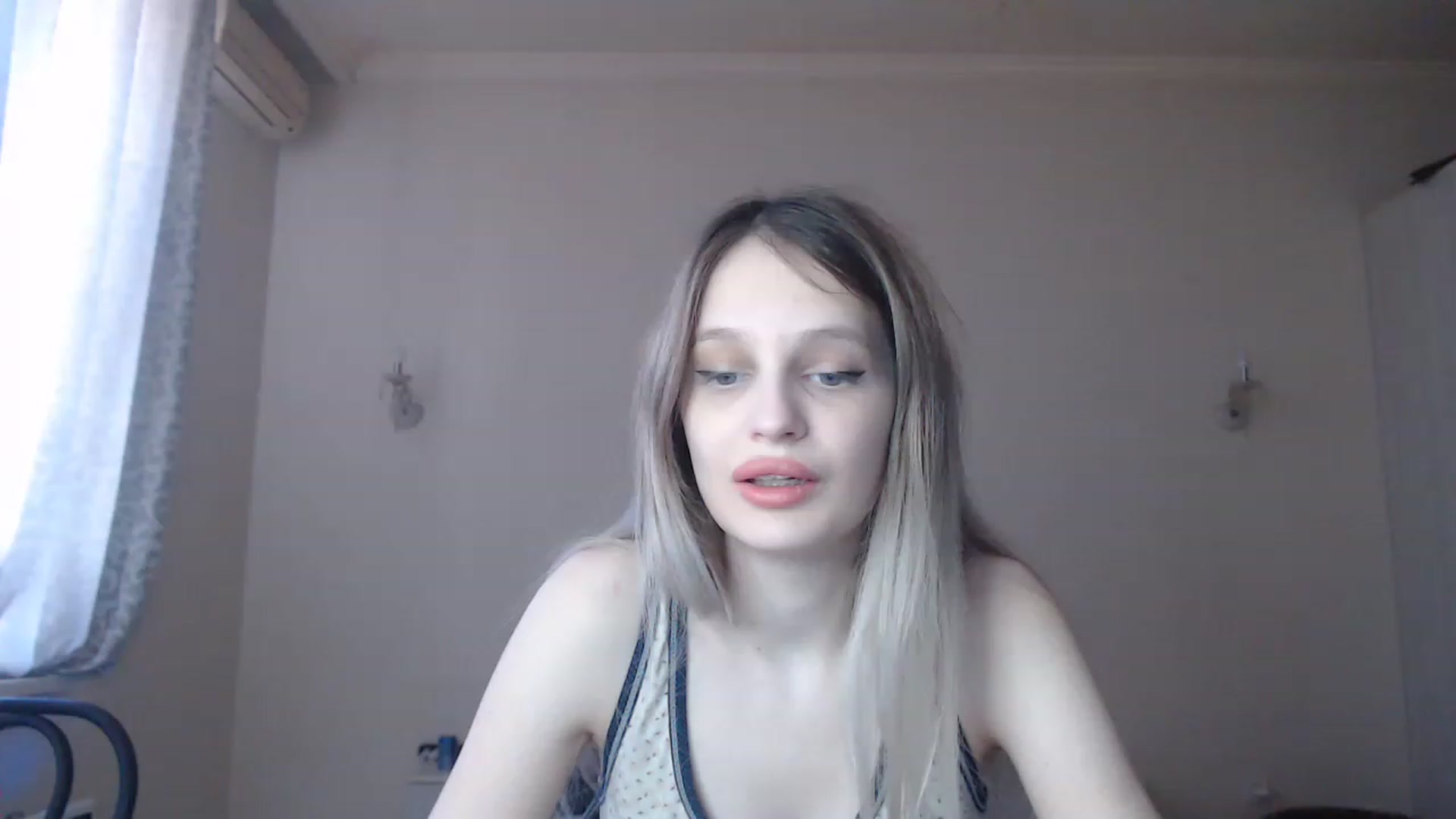 Gallery image thumbnail from Lola_vi's myfreecams stream on, 03/04/2023, 11:39 image 17 of 20