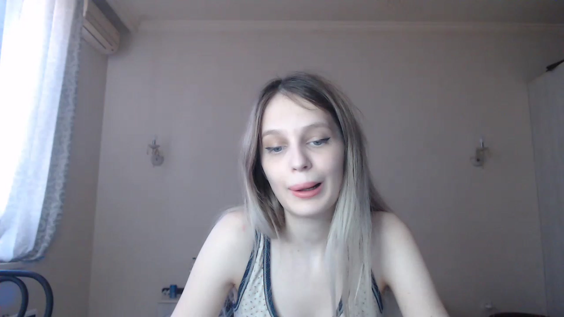 Gallery image thumbnail from Lola_vi's myfreecams stream on, 03/04/2023, 11:39 image 12 of 20