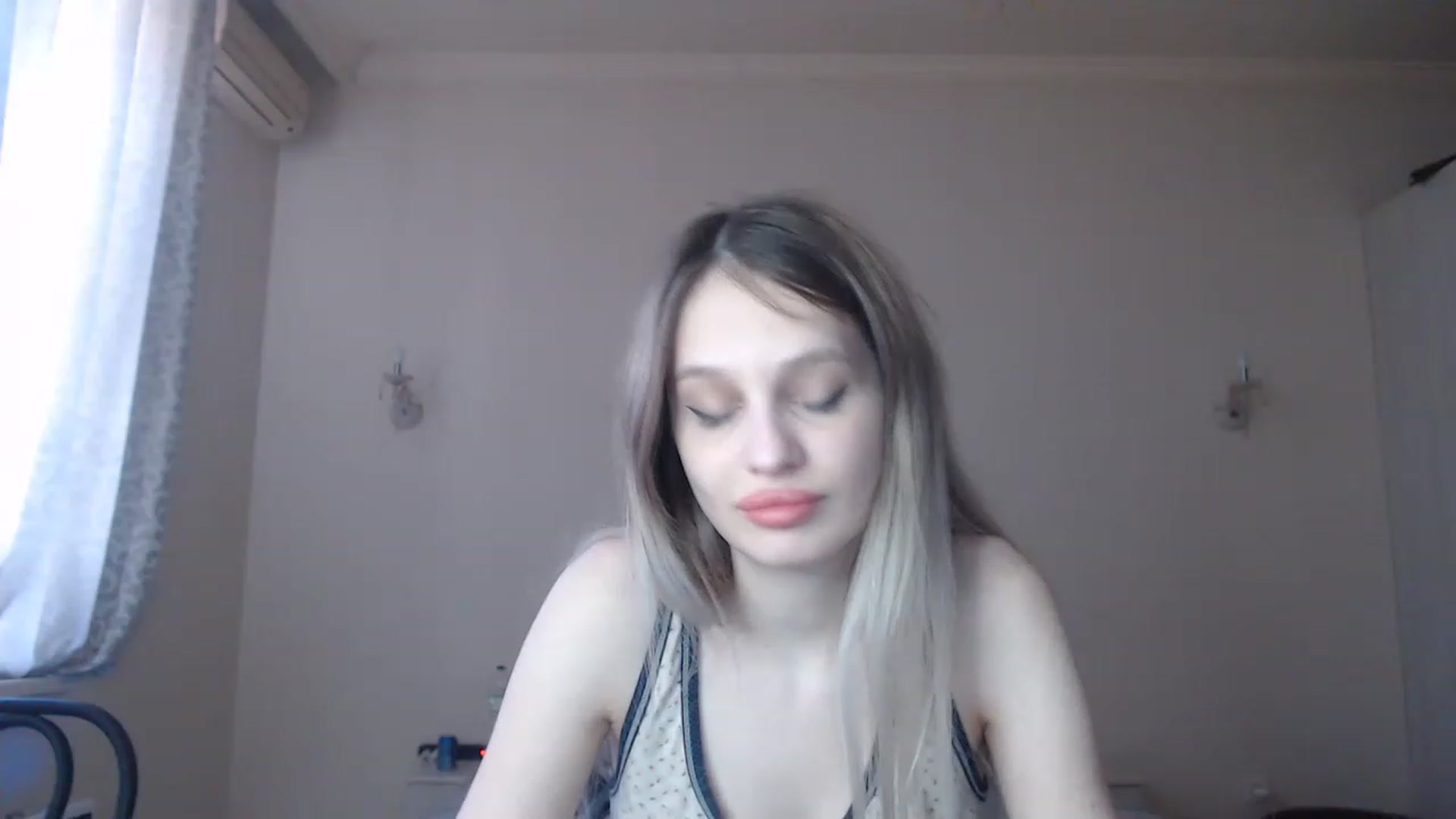 Gallery image thumbnail from Lola_vi's myfreecams stream on, 03/04/2023, 11:39 image 16 of 20