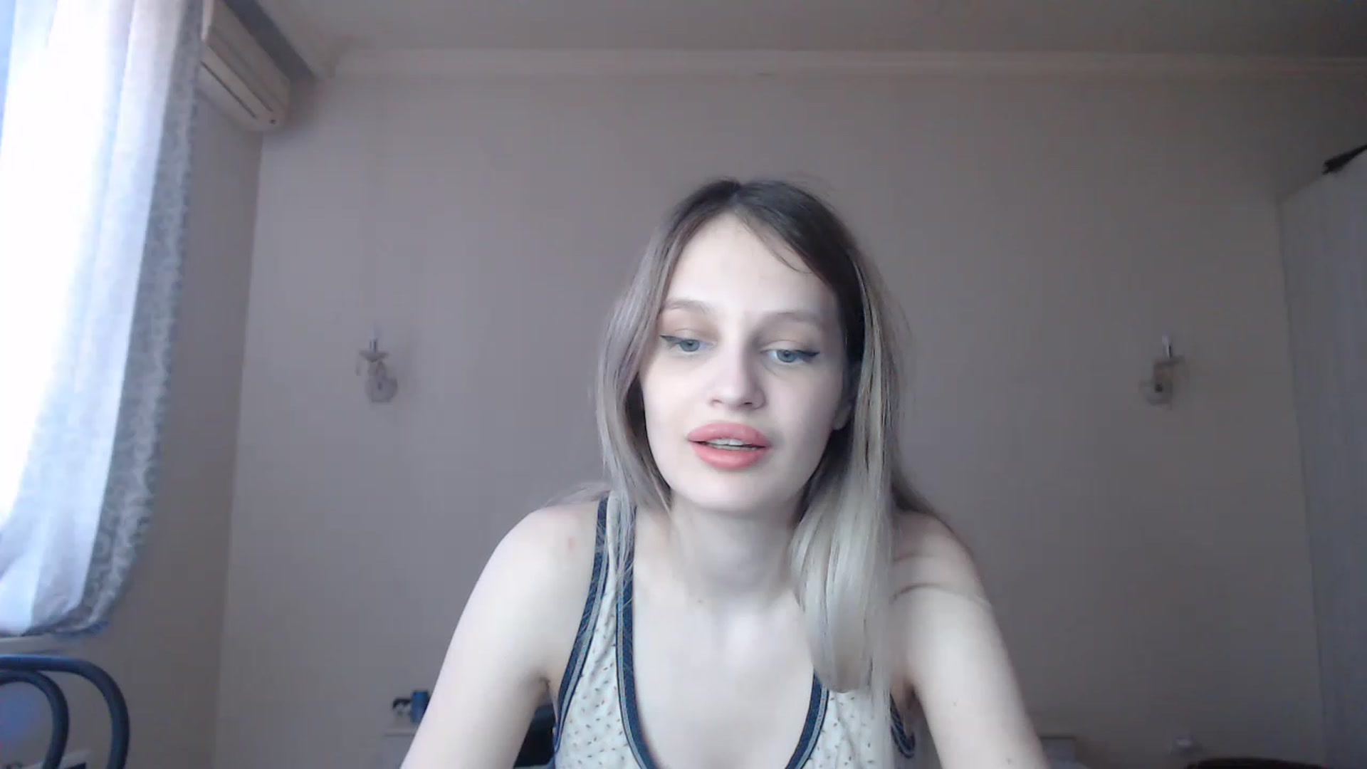 Gallery image thumbnail from Lola_vi's myfreecams stream on, 03/04/2023, 11:39 image 3 of 20